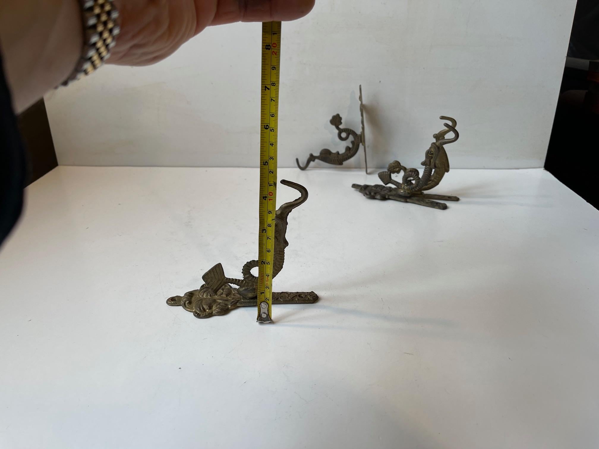 Vintage Dragon Wall Hooks in Brass, 1970s, set of 4 For Sale 1