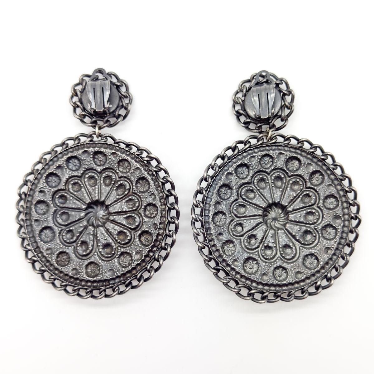 Vintage Dramatic Mismatched Jewel Shield Ohrringe 1980s im Angebot 1