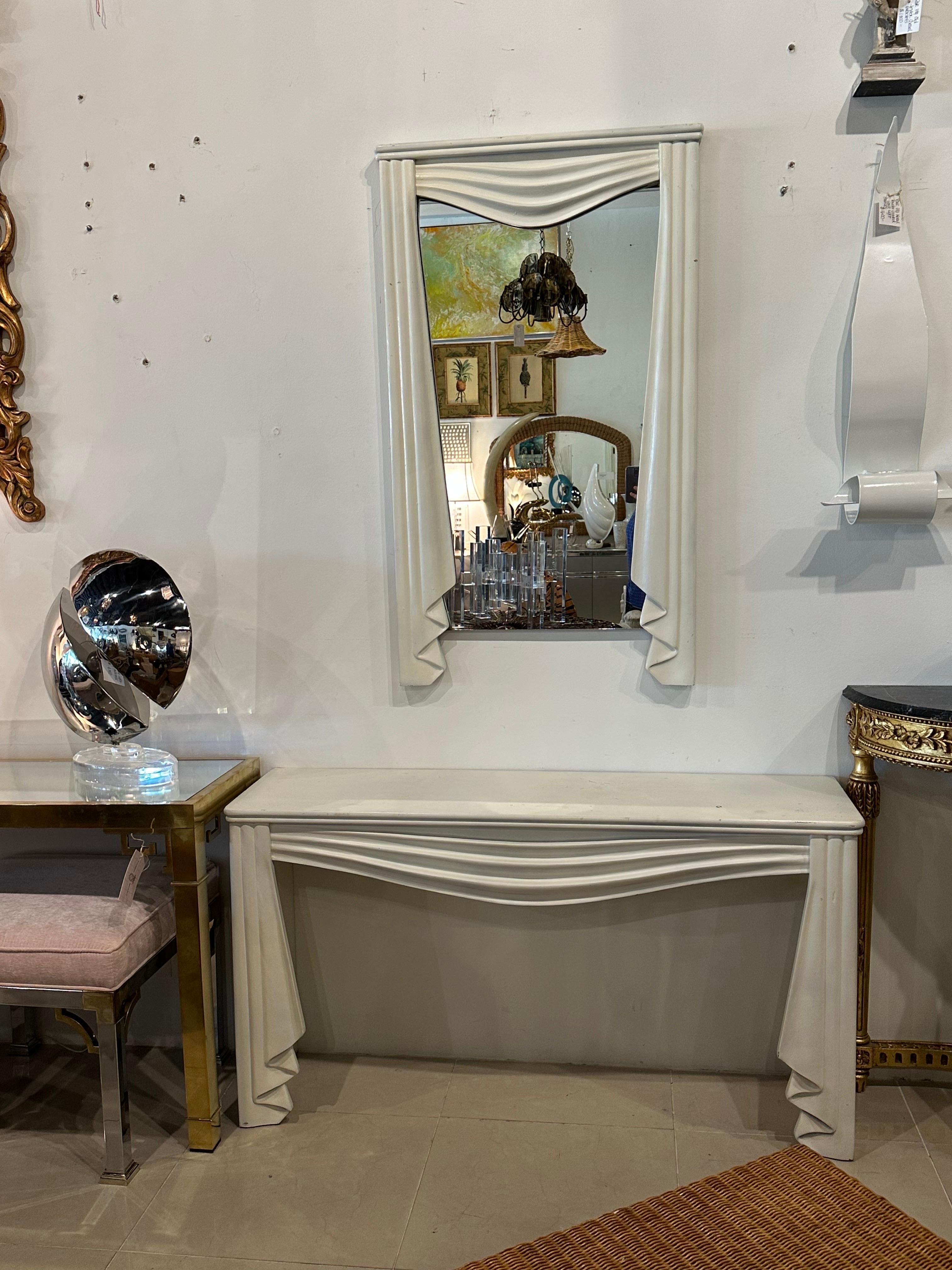 Hollywood Regency Table console vintage drapée et miroir mural de style Dorothy Draper en vente