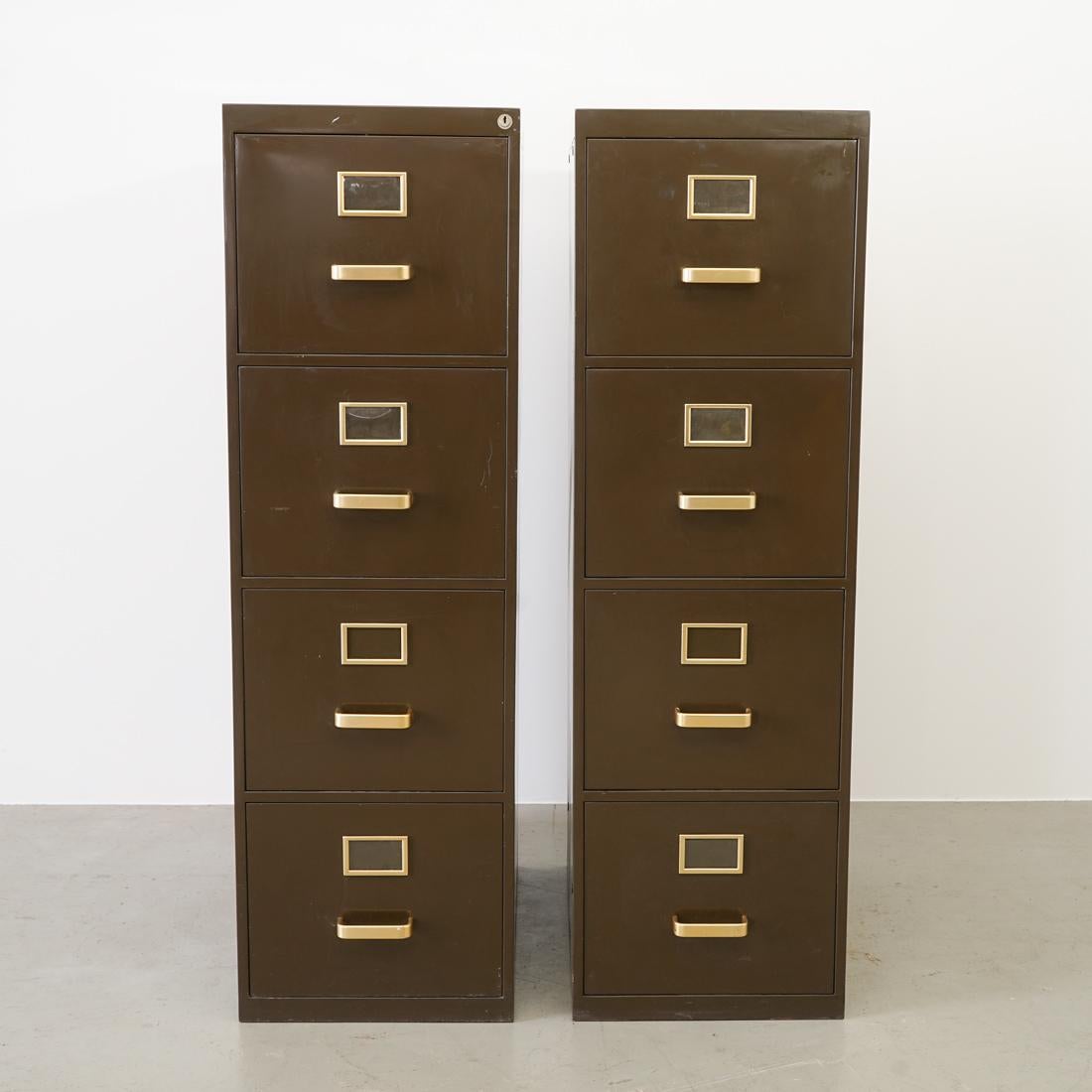 The drawer cabinet made of original painted sheet steel manufactured in the late 1960s by the Swiss metal works MEWA. The charme of vintage and solid materials are able to enrich every office or modern interior.
The four large drawers that can be