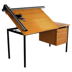 altes Reißbrett  Tabelle  Schreibtisch  Schweden