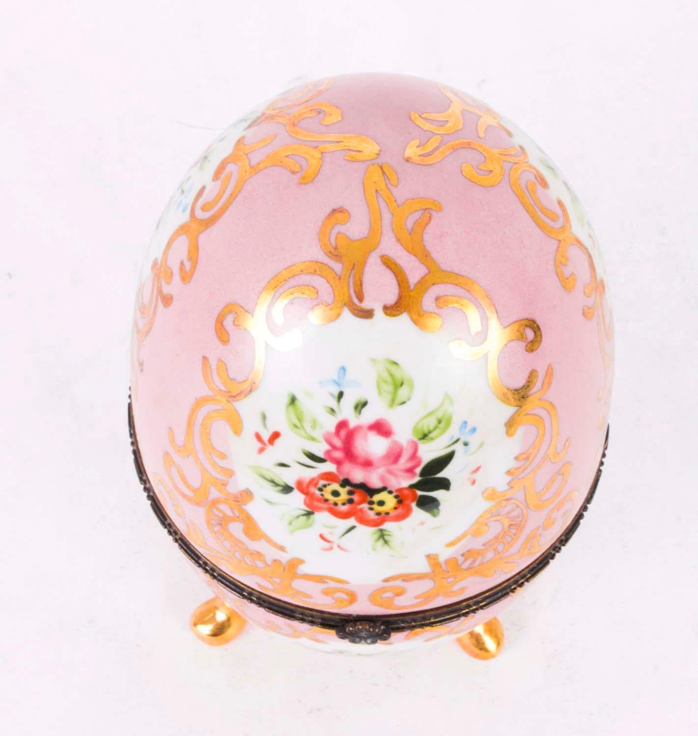 Late 20th Century Vintage Dresden Hand Painted Rose Pink Porcelain Egg For Sale