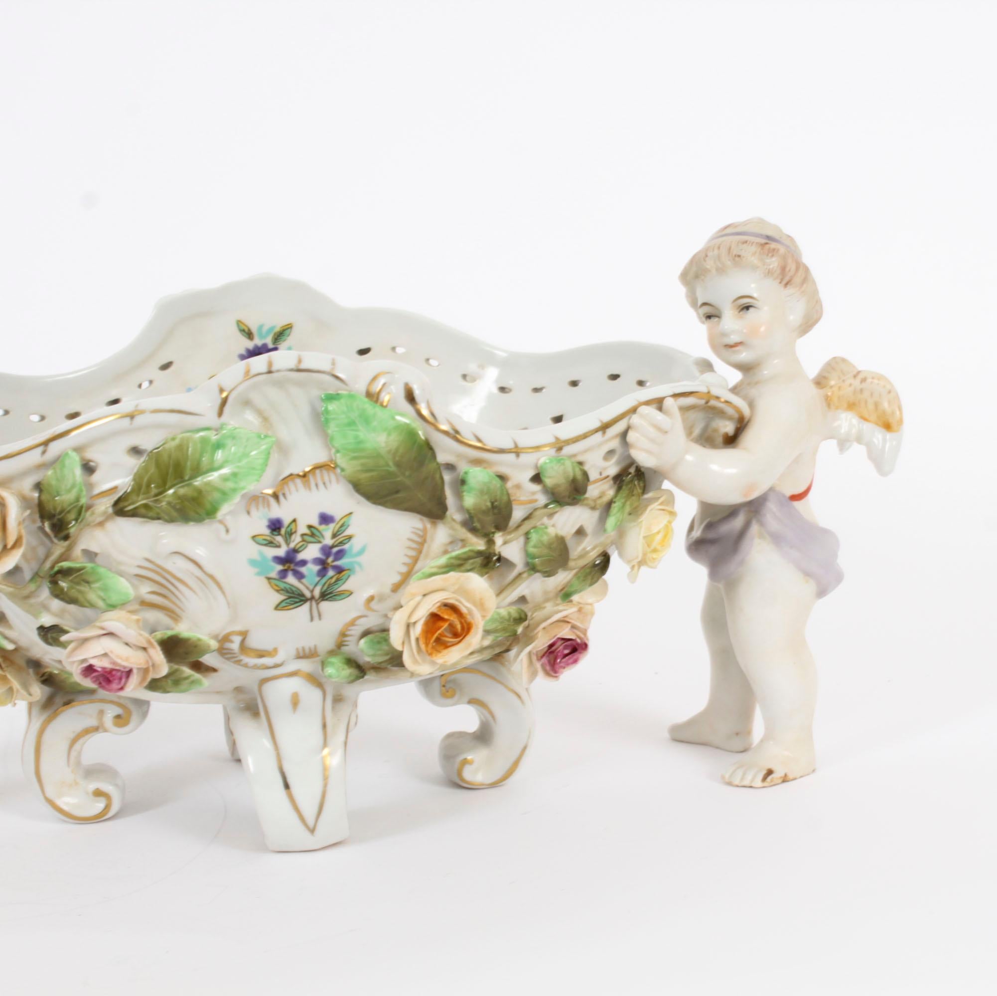Allemand Centre de table vintage en porcelaine de style Dresde 20ème siècle en vente