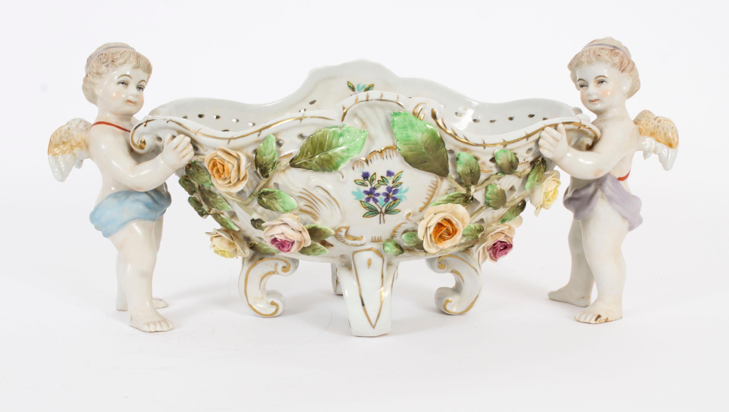 Centre de table vintage en porcelaine de style Dresde 20ème siècle Bon état - En vente à London, GB