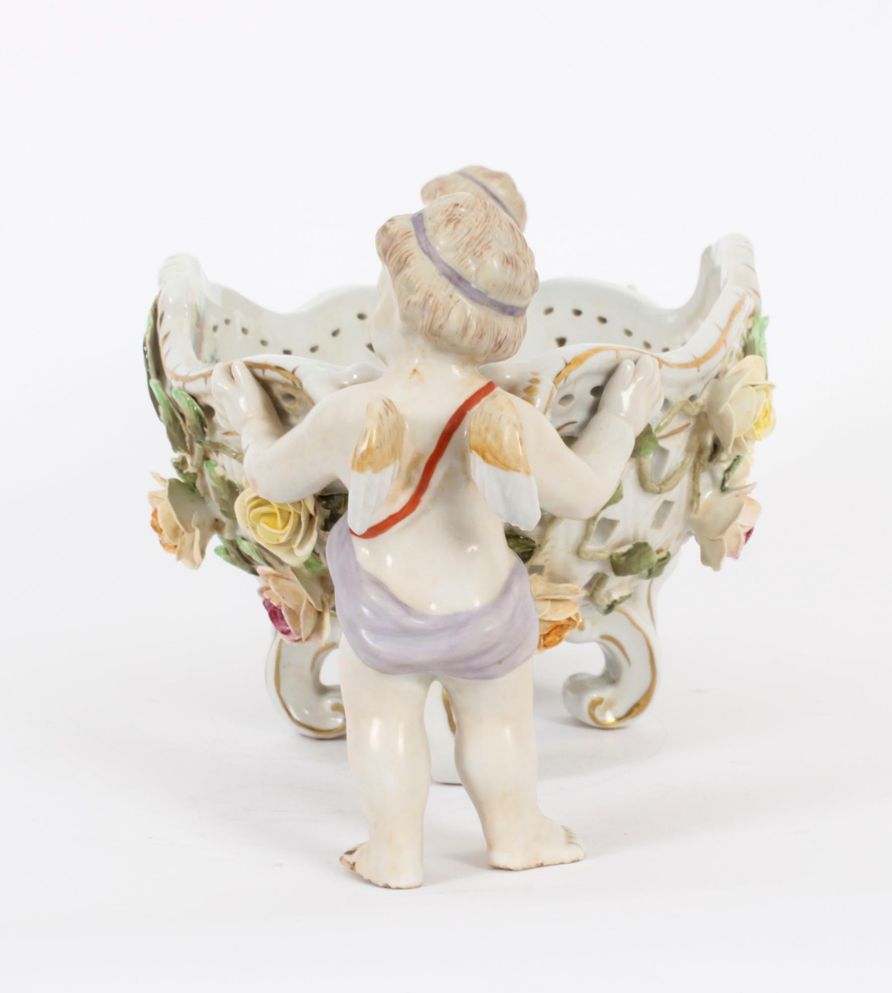 Porcelaine Centre de table vintage en porcelaine de style Dresde 20ème siècle en vente