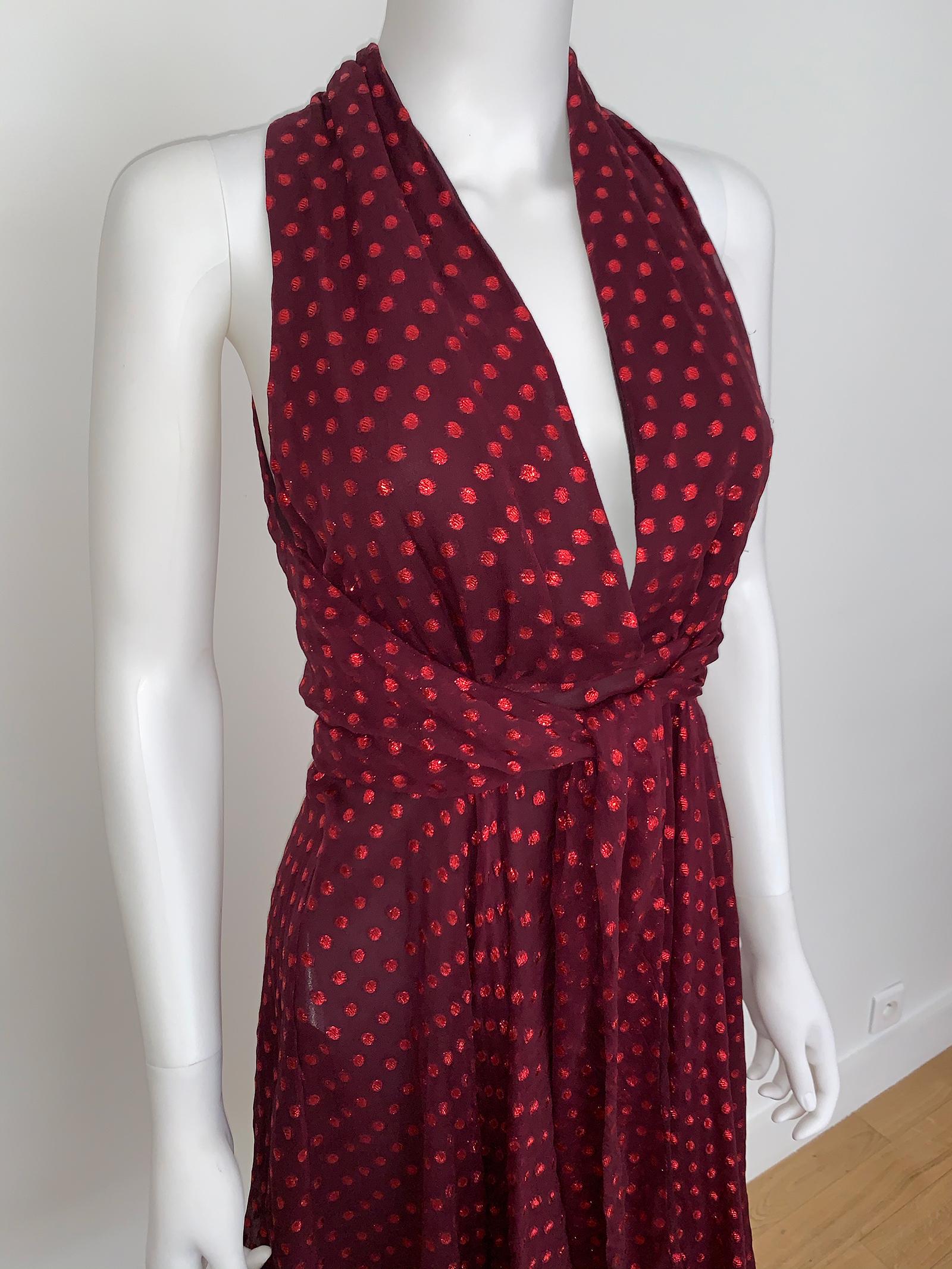 Vintage dress Gucci in silk. 
-Sleeveless
- V Neck 
- The back is also open
- Fitting is perfect and very flattering
- Burgundy color and Polka Dot print with lurex
- Size Small
- Perfect condition 
