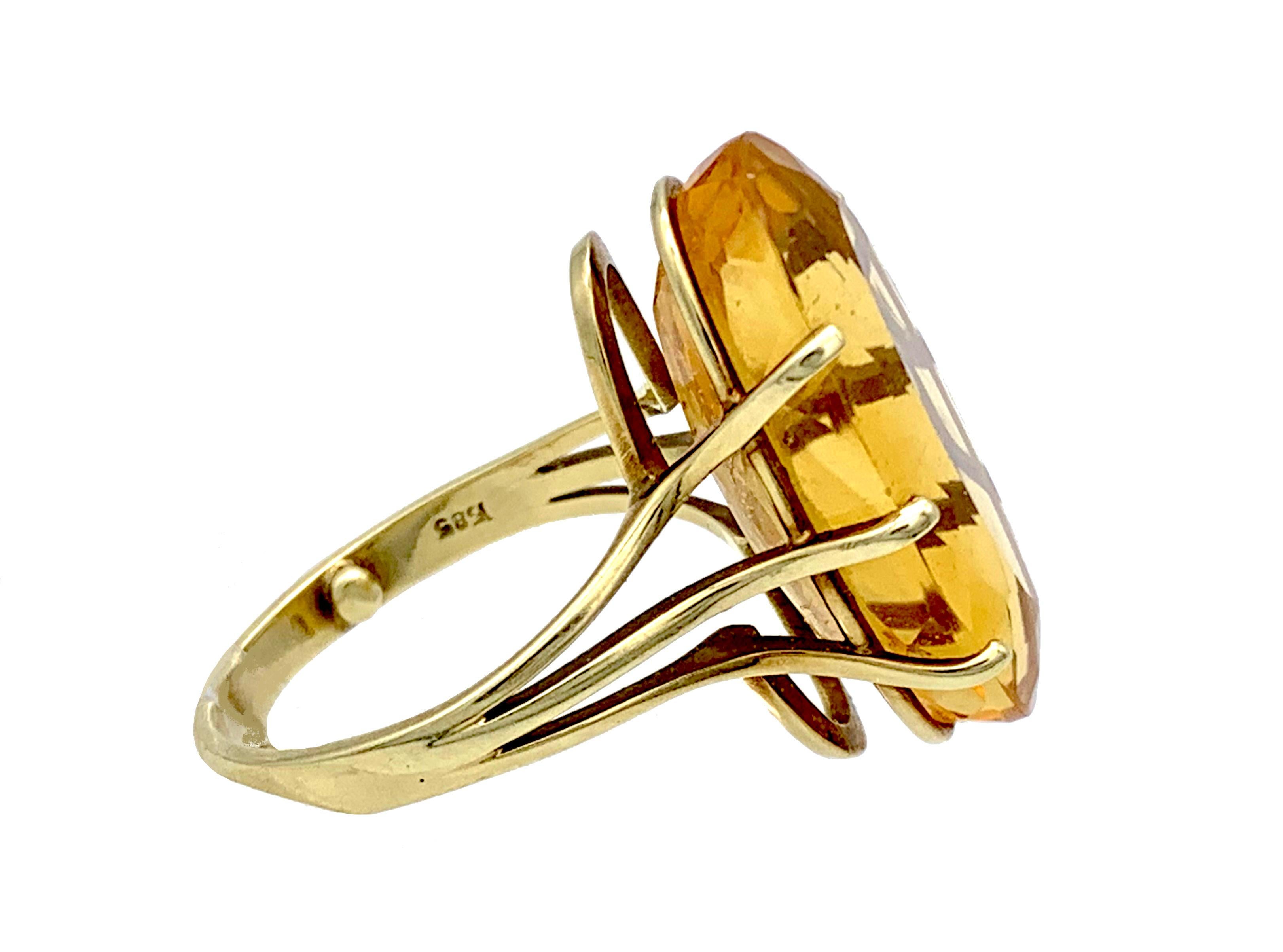 Post-War Vintage Dress Ring Oval Cut Yellow Citrine 14 Karat Gold For Sale