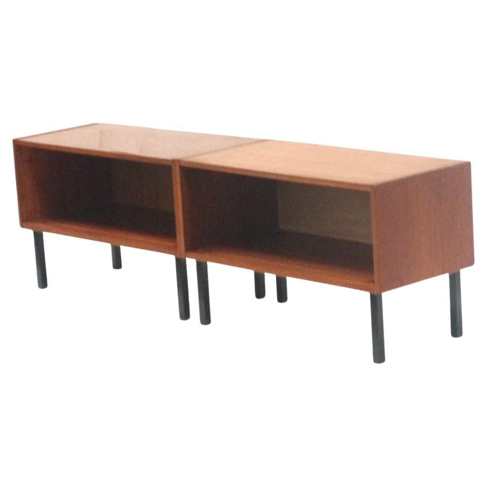 Commode/table de chevet vintage fabriquée dans les années 60