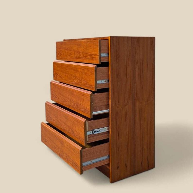 Vintage Dresser, Danish Mid Century, Teak, MCM, Tallboy, Five Drawers, Bedroom In Good Condition For Sale In Rancho Cucamonga, CA