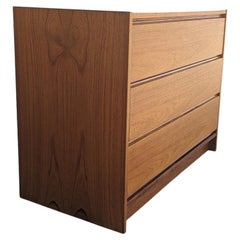 Vintage-Kommode, Nachttisch-Kommode aus Teakholz mit drei Schubladen, hergestellt in Dänemark