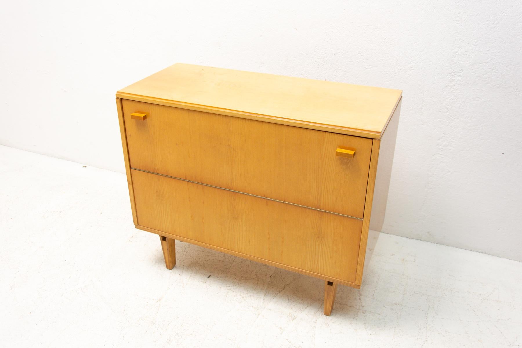  Vintage Dressers by Frantisek Mezulanik, Nový Domov, 1970´S, Set of Two For Sale 3