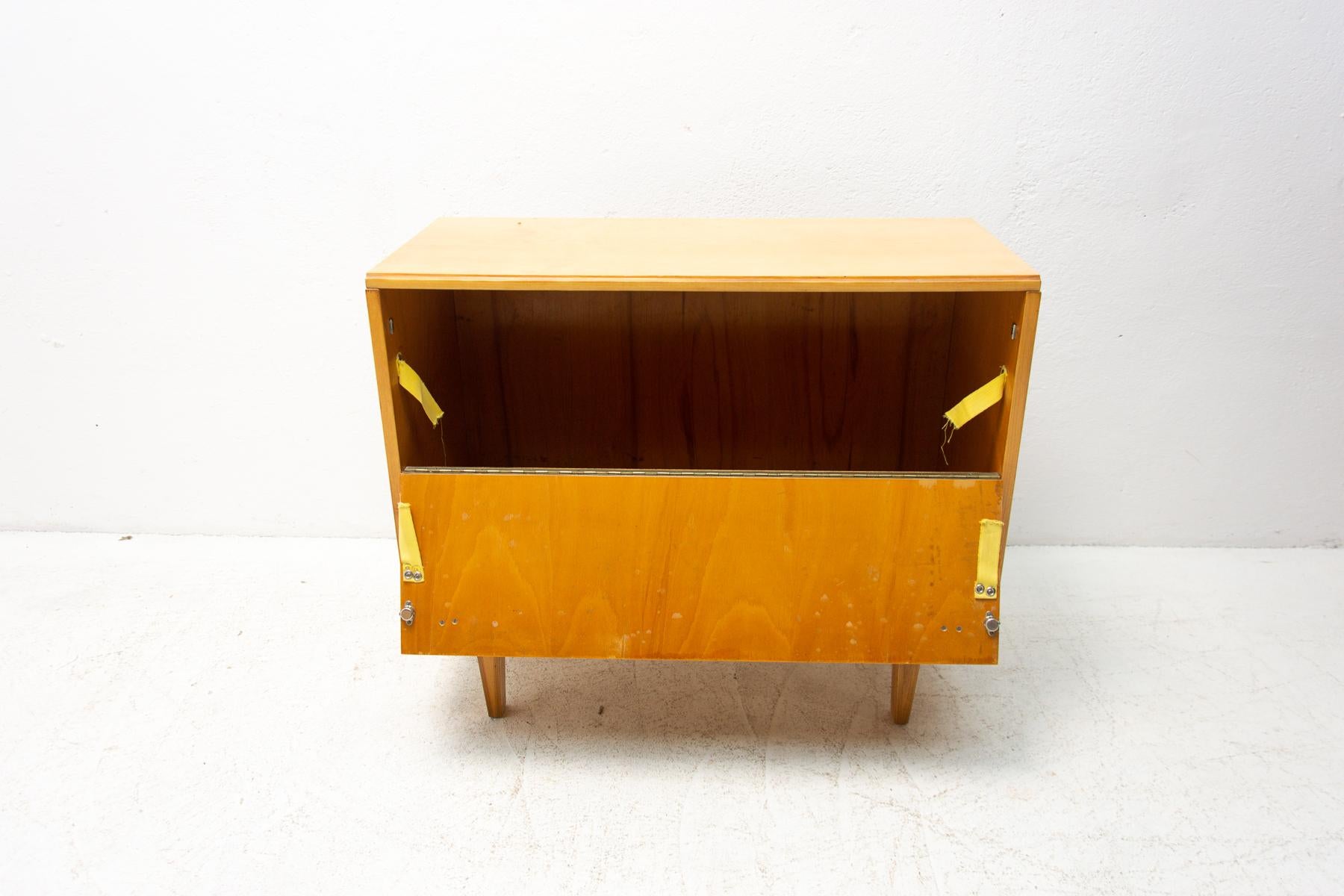  Vintage Dressers by Frantisek Mezulanik, Nový Domov, 1970´S, Set of Two For Sale 6