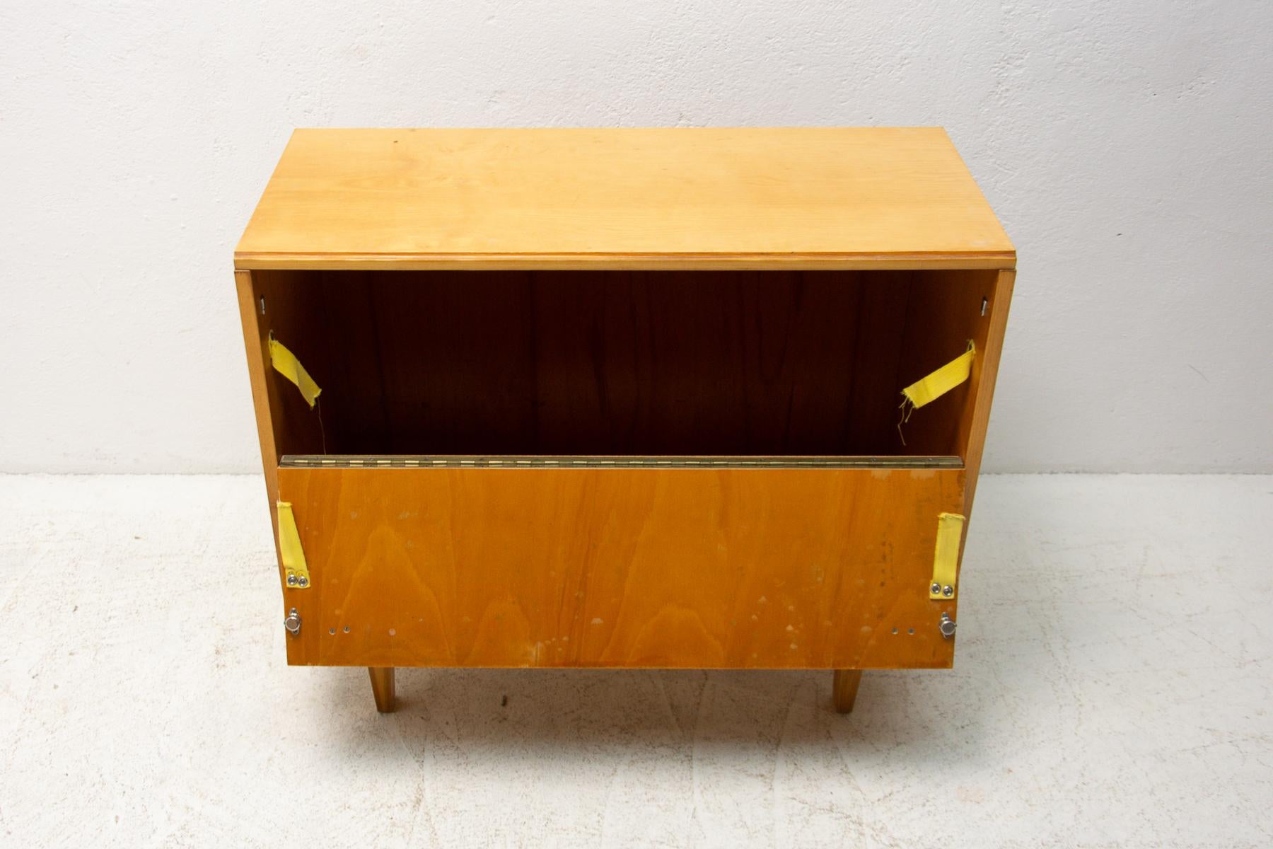  Vintage Dressers by Frantisek Mezulanik, Nový Domov, 1970´S, Set of Two For Sale 7