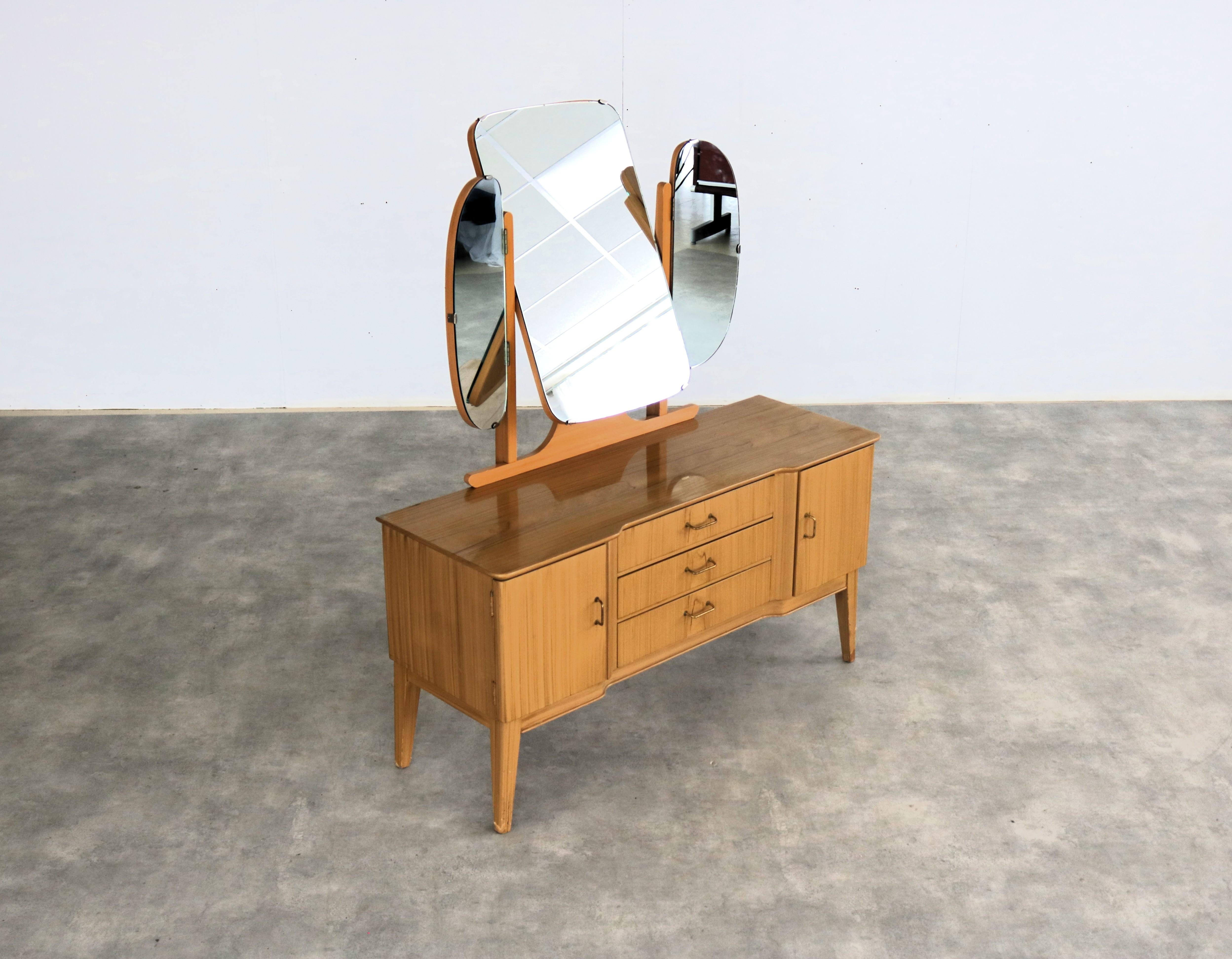 Tavolino da toilette vintage  mobile  1960s  Svezia in vendita 4