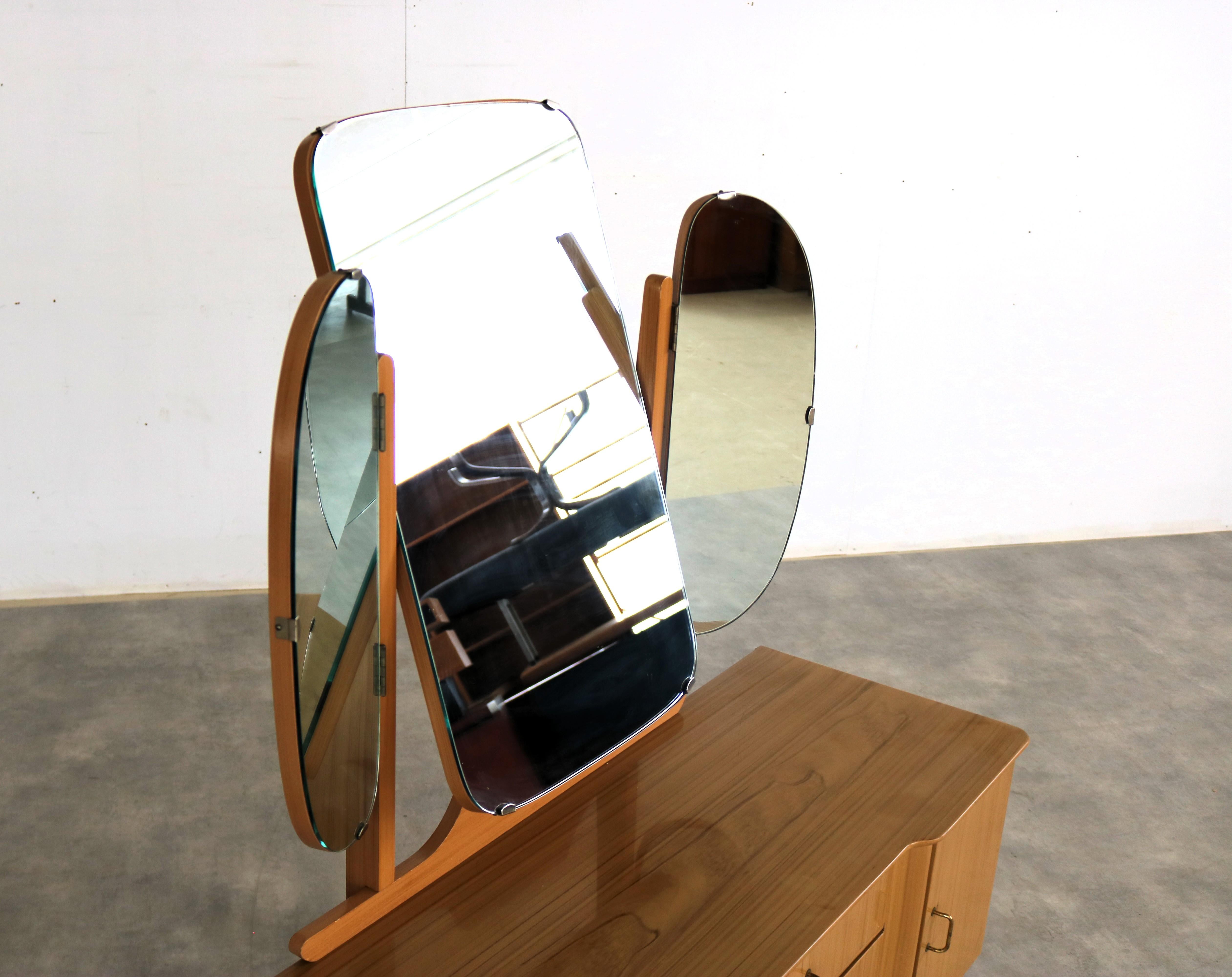 Metà XX secolo Tavolino da toilette vintage  mobile  1960s  Svezia in vendita