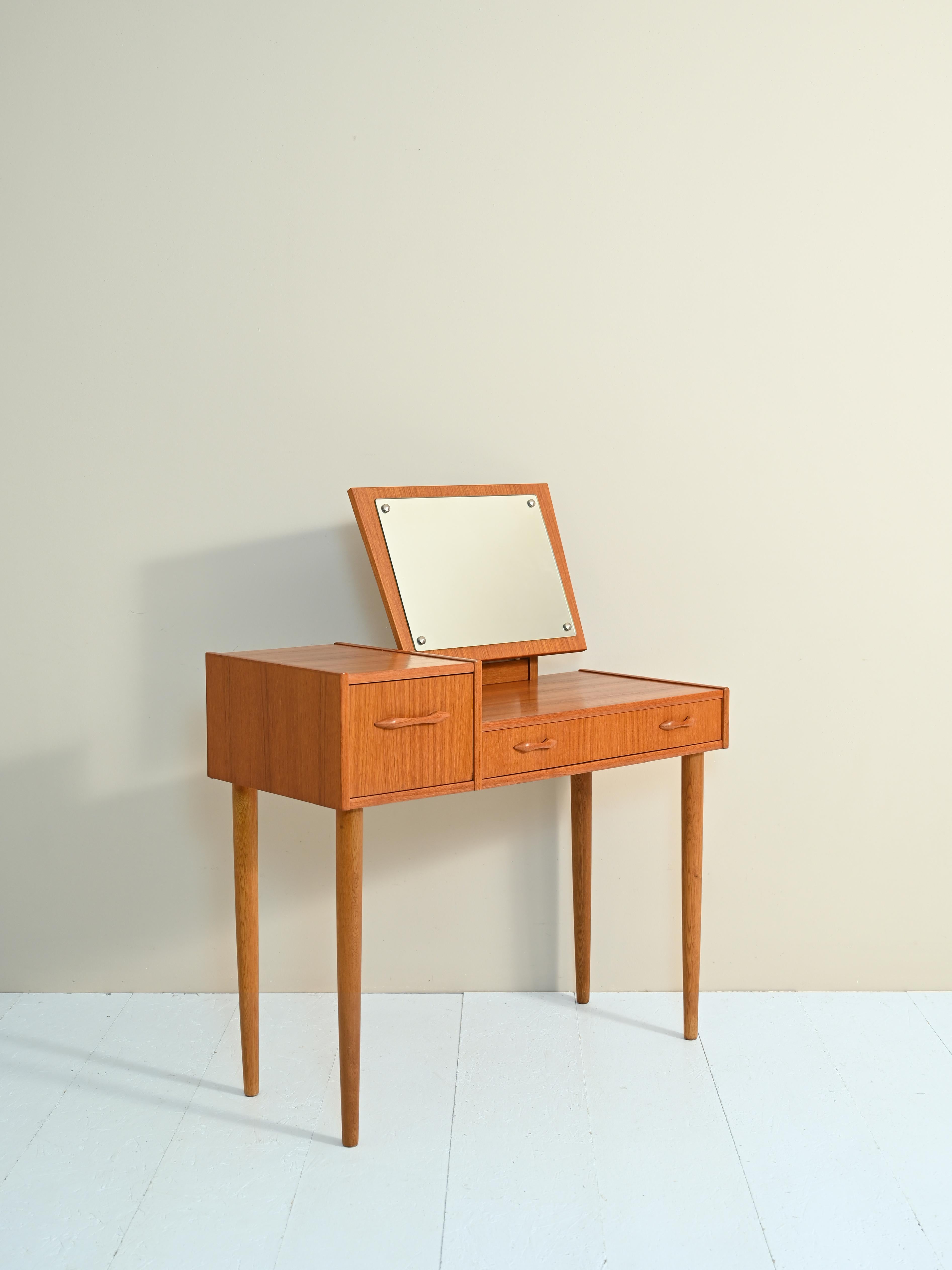 Vintage Dressing Table with Mirror / Small Danish Desk In Good Condition In Brescia, IT