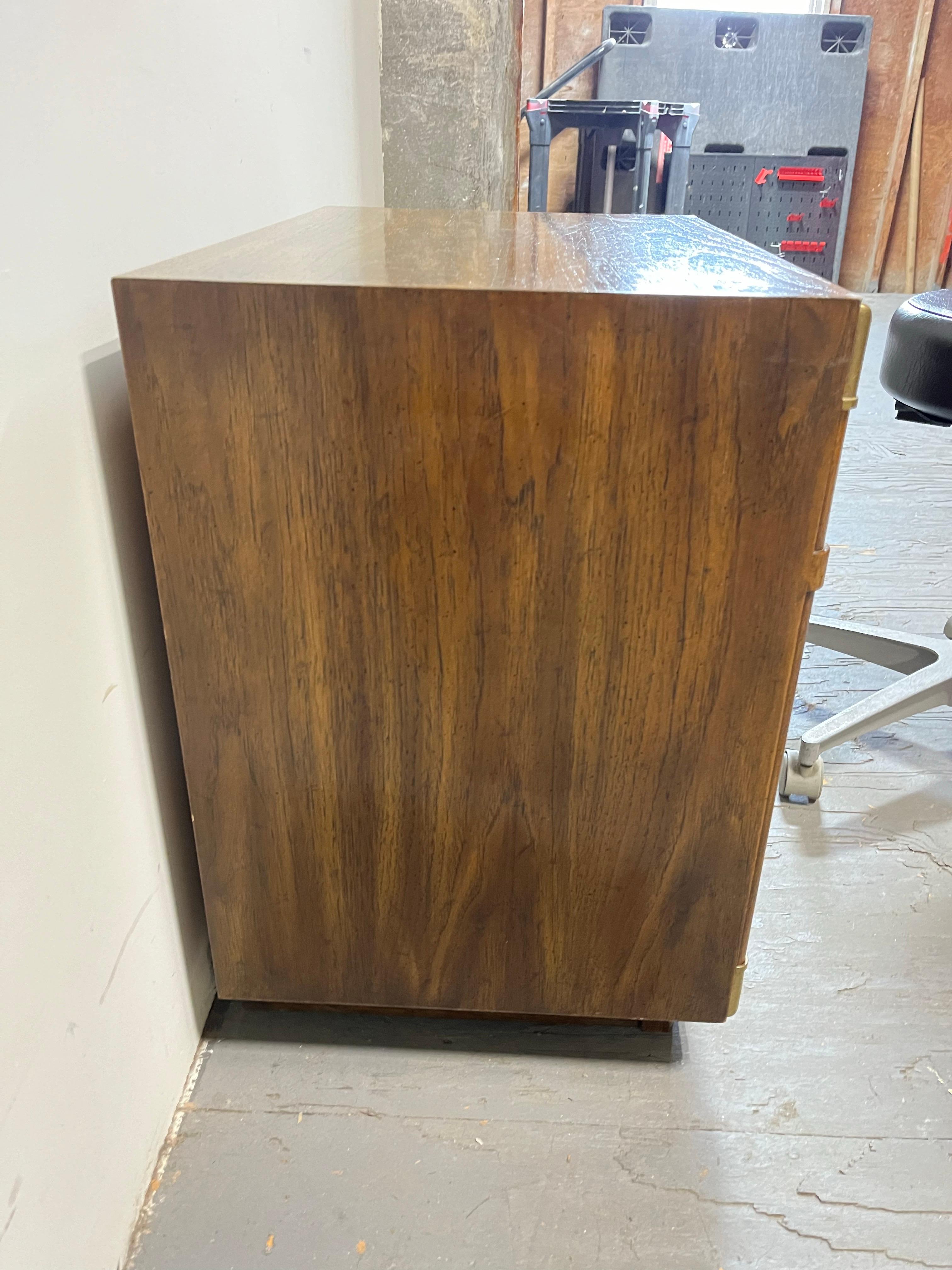 Vintage Drexel Accolade Kampagnenschrank, Vintage im Angebot 3