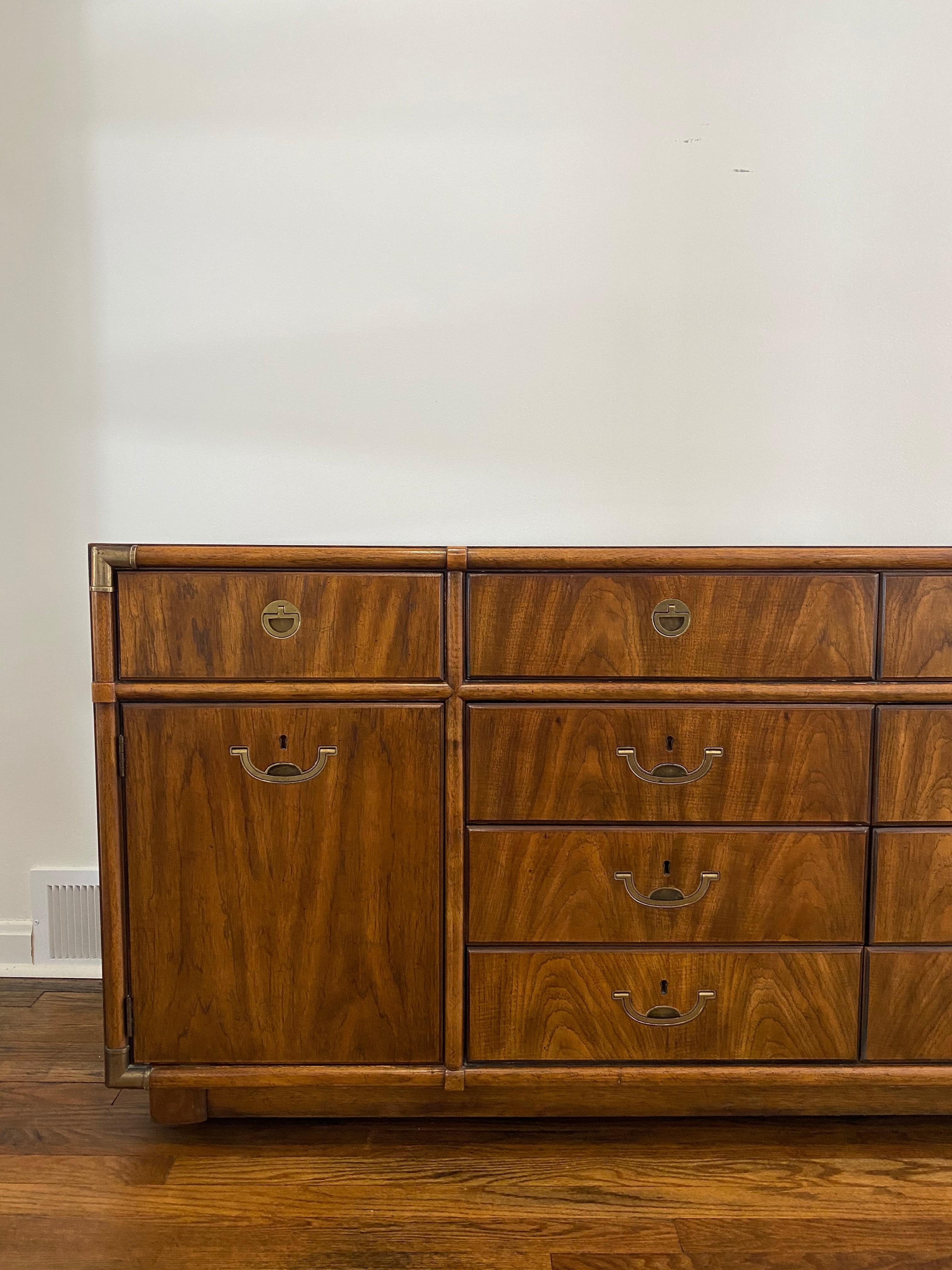 drexel accolade dresser