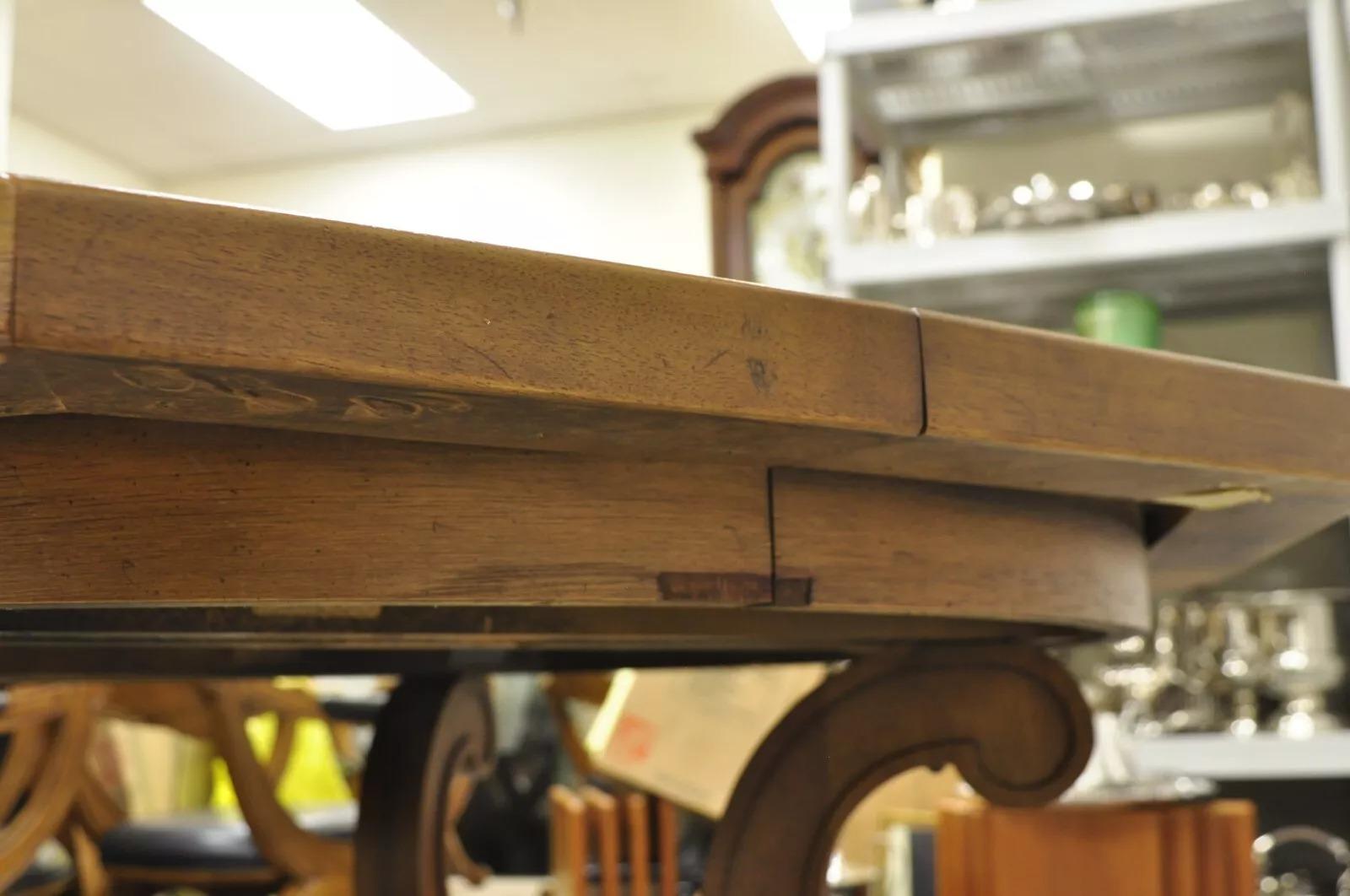 Table de salle à manger vintage Drexel Esperanto octogonale de style espagnol du milieu du siècle dernier en vente 3