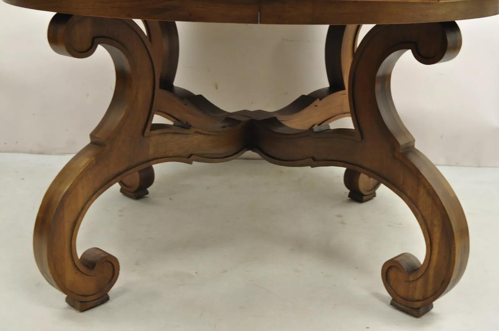 Inconnu Table de salle à manger vintage Drexel Esperanto octogonale de style espagnol du milieu du siècle dernier en vente