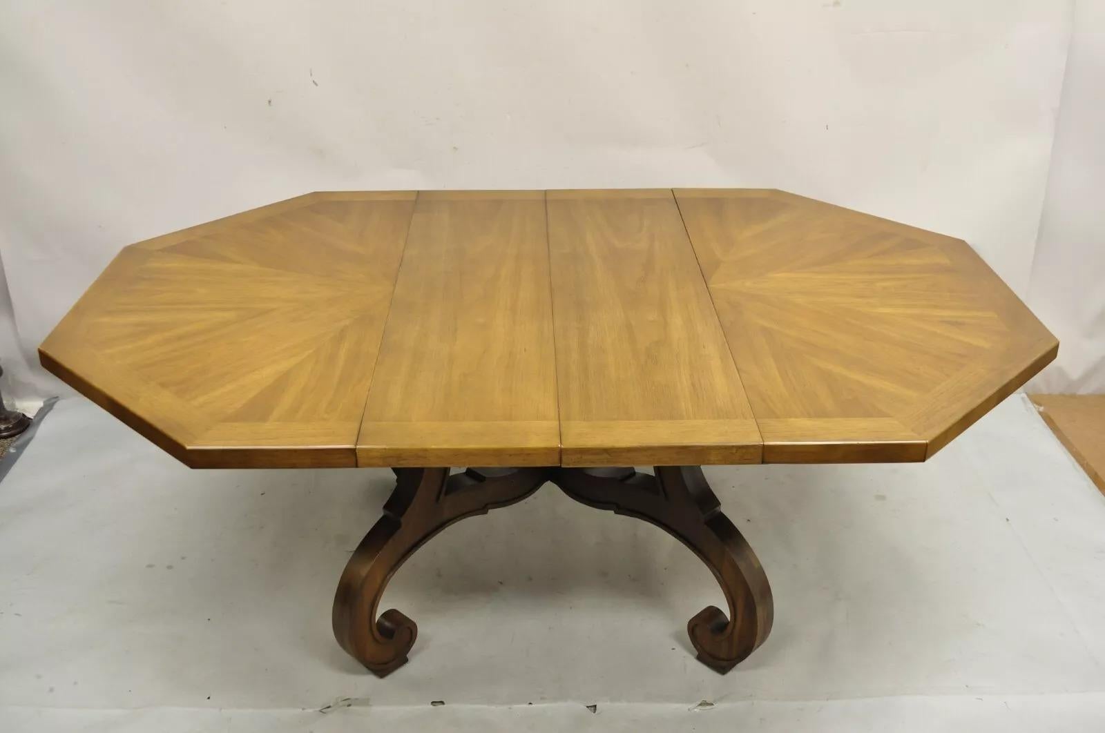 Table de salle à manger vintage Drexel Esperanto octogonale de style espagnol du milieu du siècle dernier en vente 1