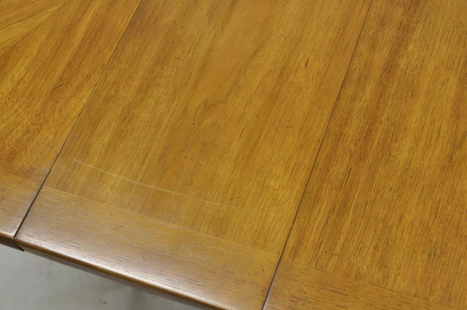 Table de salle à manger vintage Drexel Esperanto octogonale de style espagnol du milieu du siècle dernier en vente 2