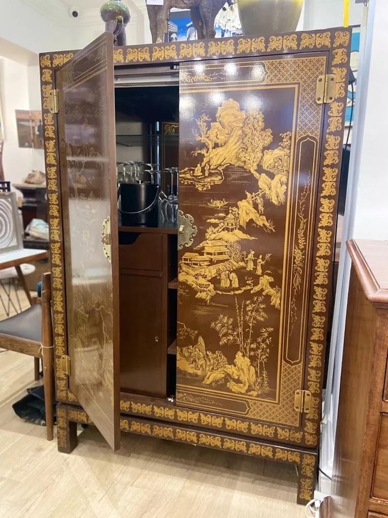 Vintage Drexel Heritage Illuminated Chinoiserie Cabinet With