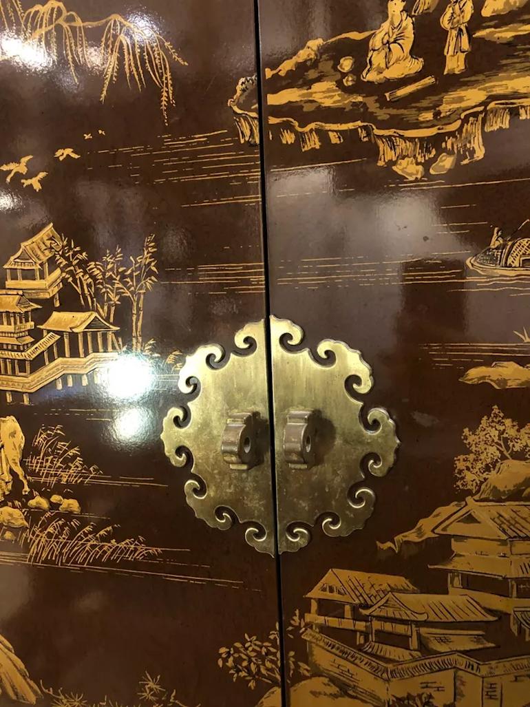 Vintage Drexel Heritage beleuchteter Chinoiserie-Schrank mit verspiegelter Rückseite, Vintage (20. Jahrhundert) im Angebot
