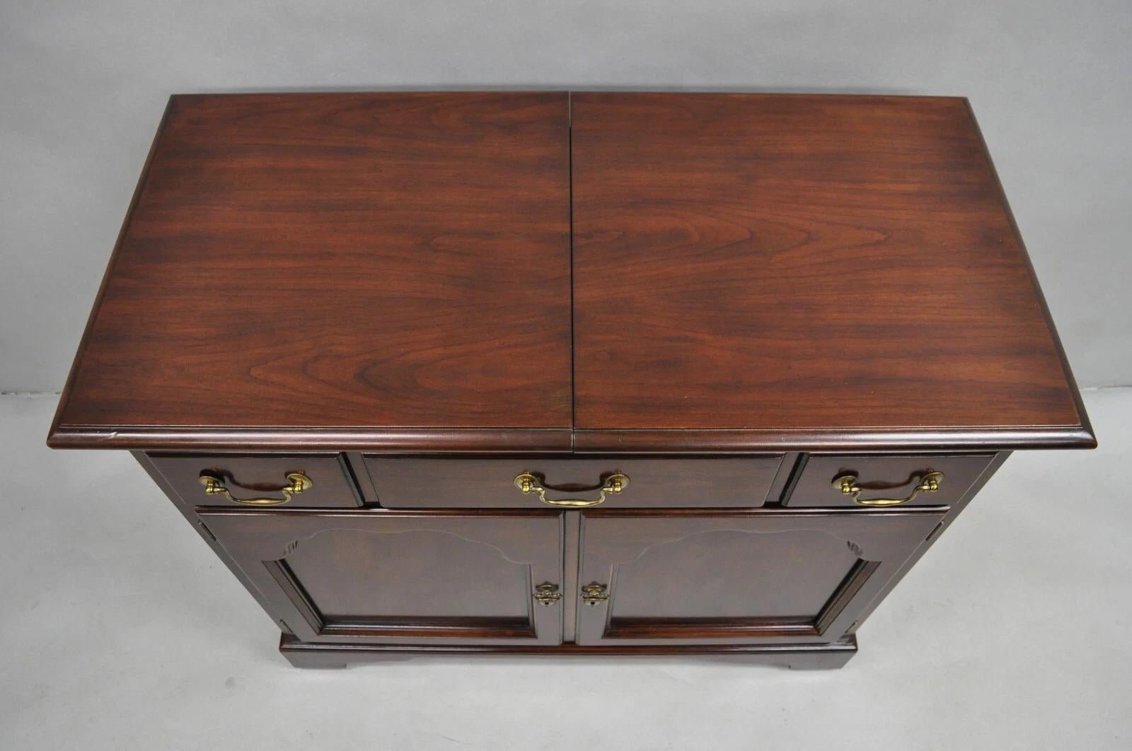 Unknown Vintage Drexel Heritge Georgian Style Cherry Wood Dry Bar Server Cabinet For Sale