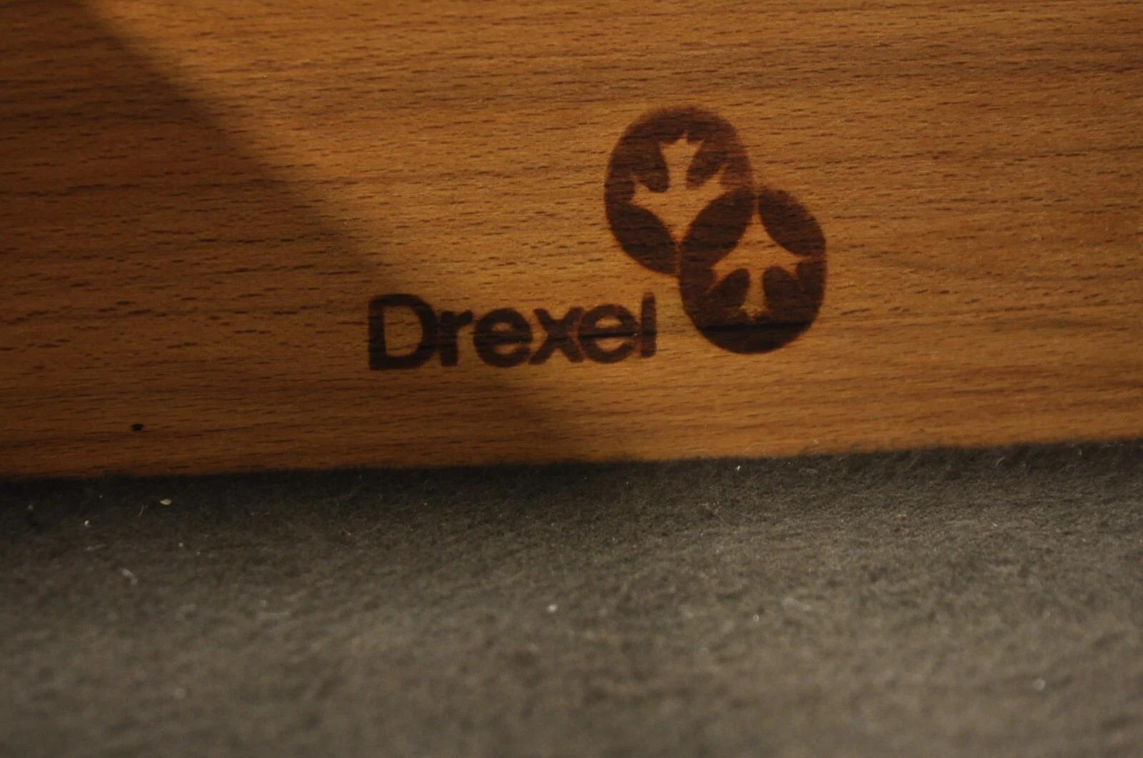 Vintage Drexel Heritge Georgian Style Cherry Wood Dry Bar Server Cabinet For Sale 4