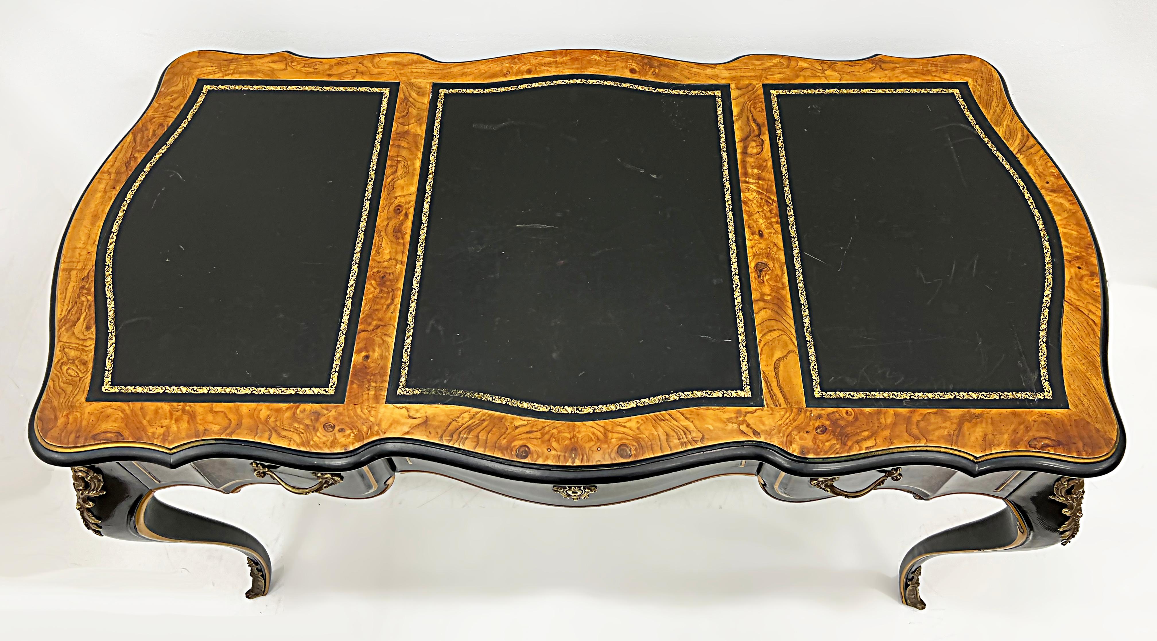 Vintage Drexel Leather Top Desk, Manner of Louis XV, Brass Mounts In Good Condition In Miami, FL