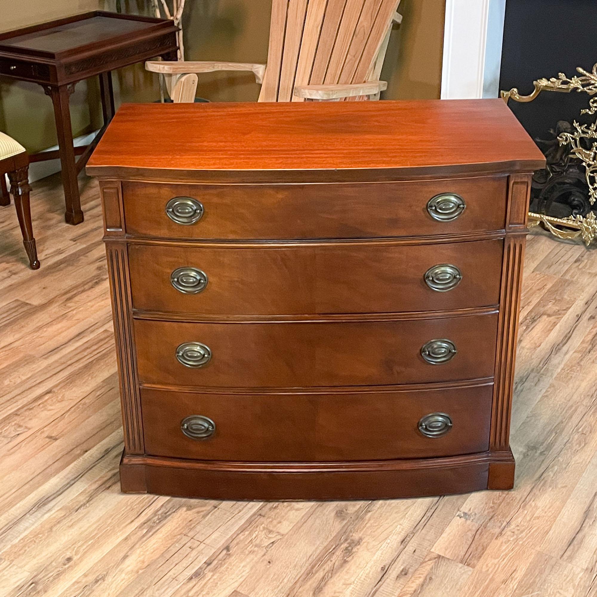 A vintage Vintage Drexel Mahogany Server in superb original condition

Simple yet sophisticated this beautiful Vintage Drexel Mahogany Server has everything going for it. This item boasts a nice amount of storage space featuring four drawers, each