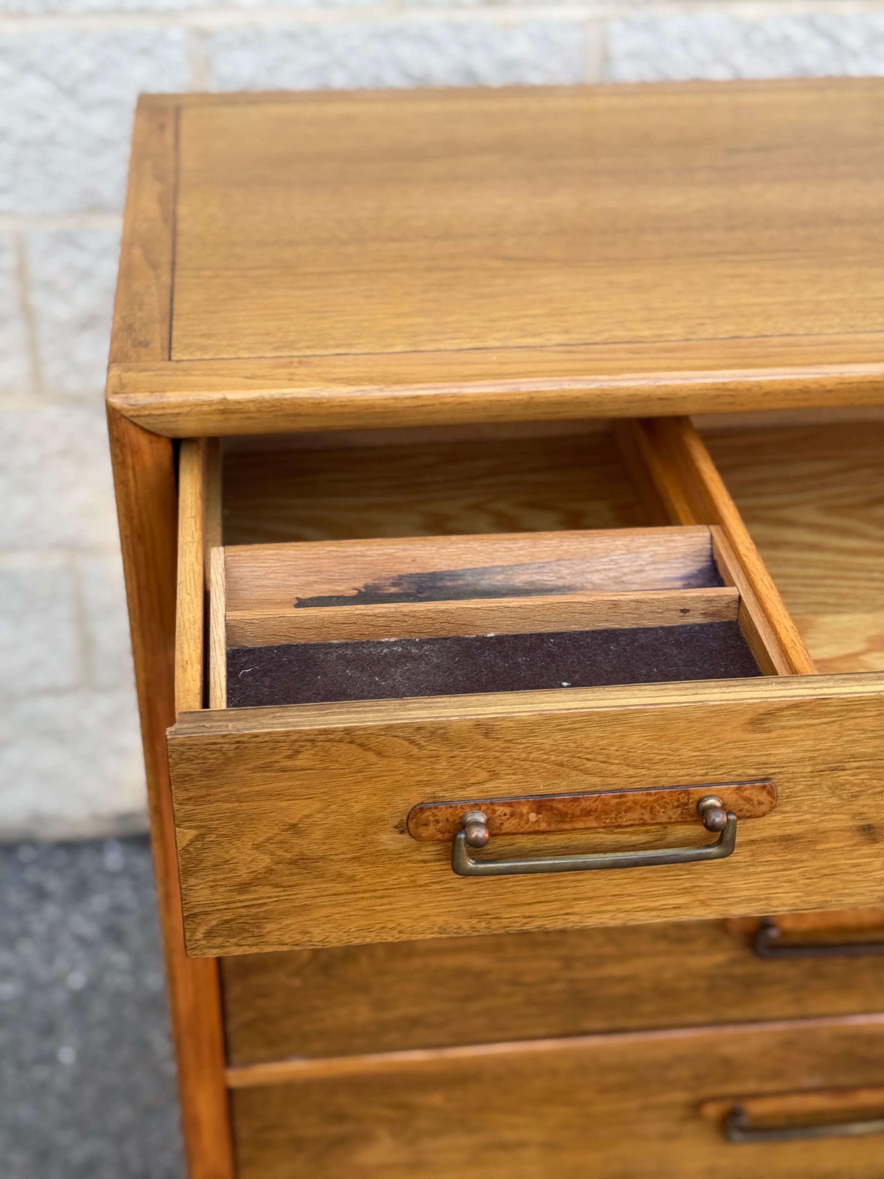 Vintage Drexel Mid-Century Modern Highboy Dresser In Good Condition For Sale In Elkton, MD