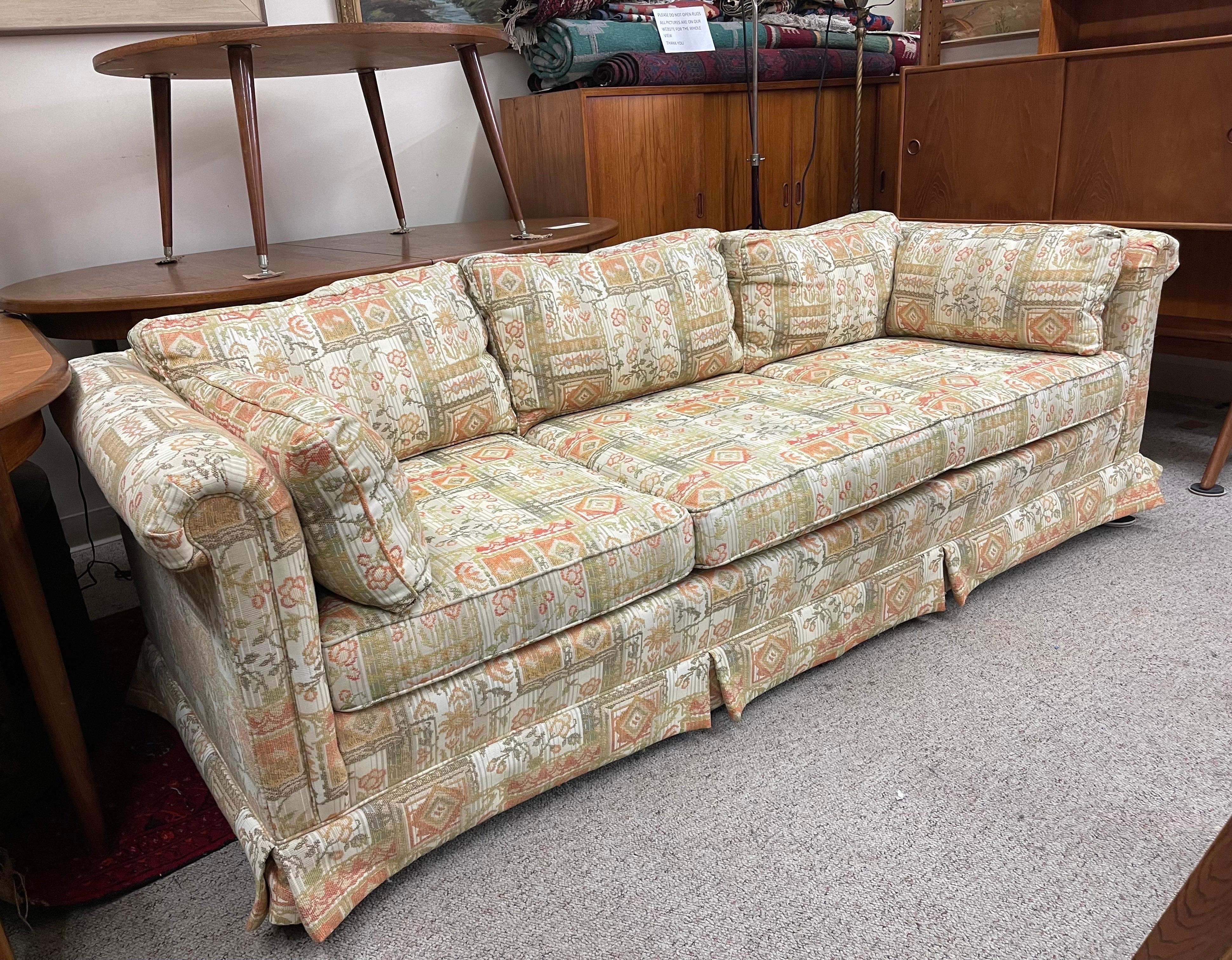 Vintage Drexel Sofa 

Dimensions. 88 W ; 33 D ; 27 H