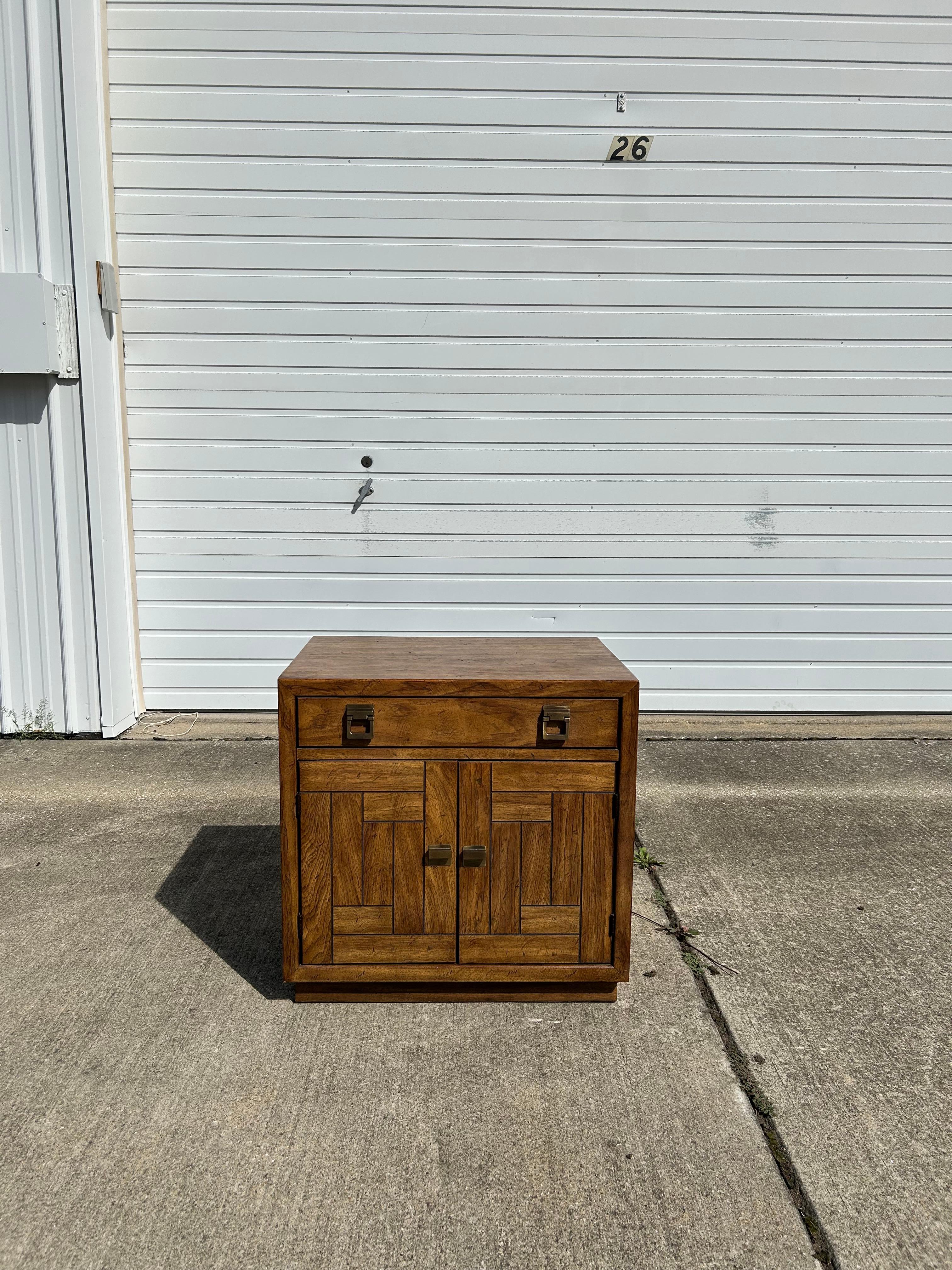 Beautiful Drexel Woodbriar Collection Rustic European. Has some damage on both back ends, see pictures. Please message us for anymore details and/or if you like to have shipping costs through us. 