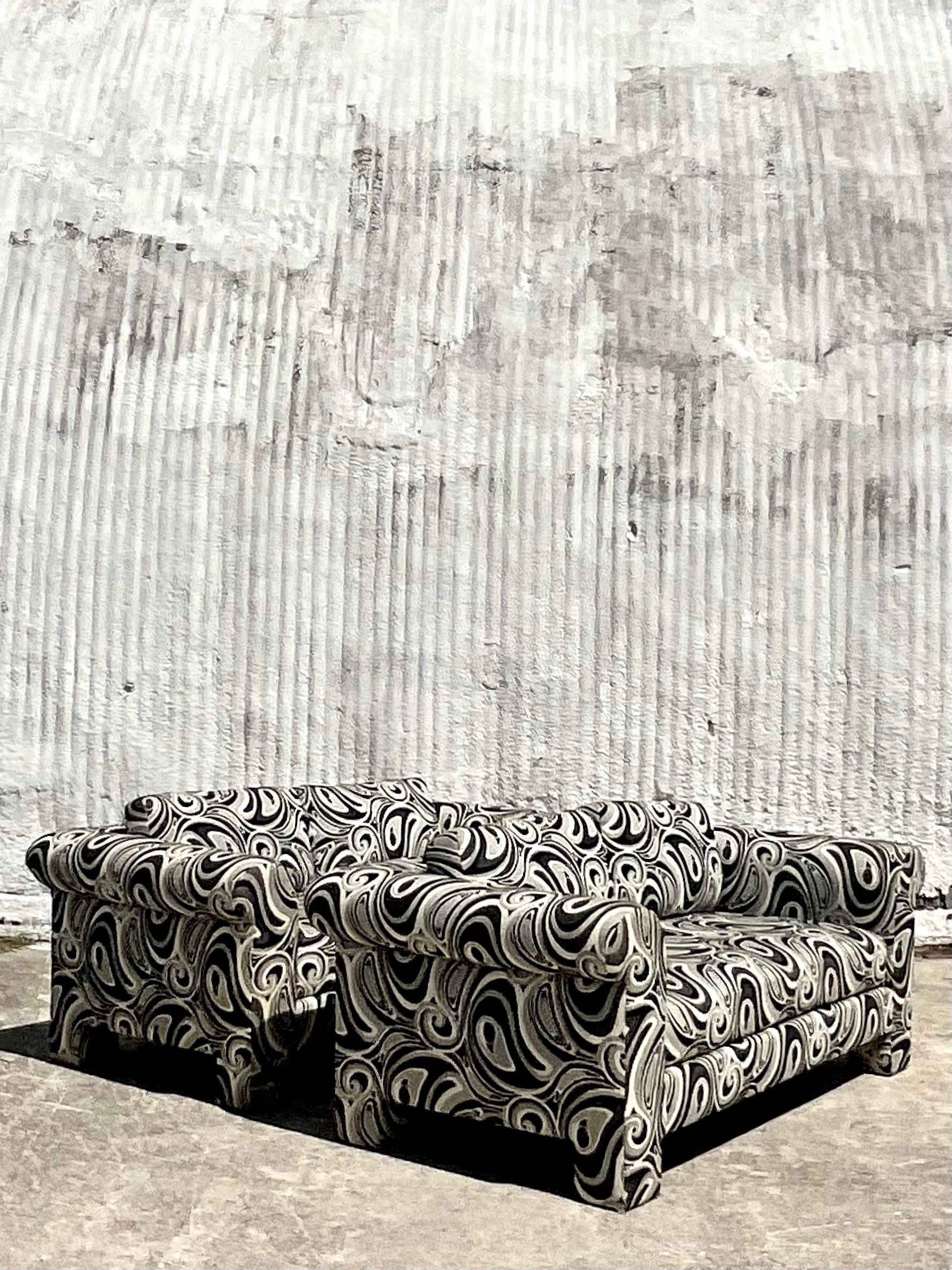 Vintage Dreyfuss Wool Jacquard Swirl Loveseats, a Pair In Good Condition In west palm beach, FL