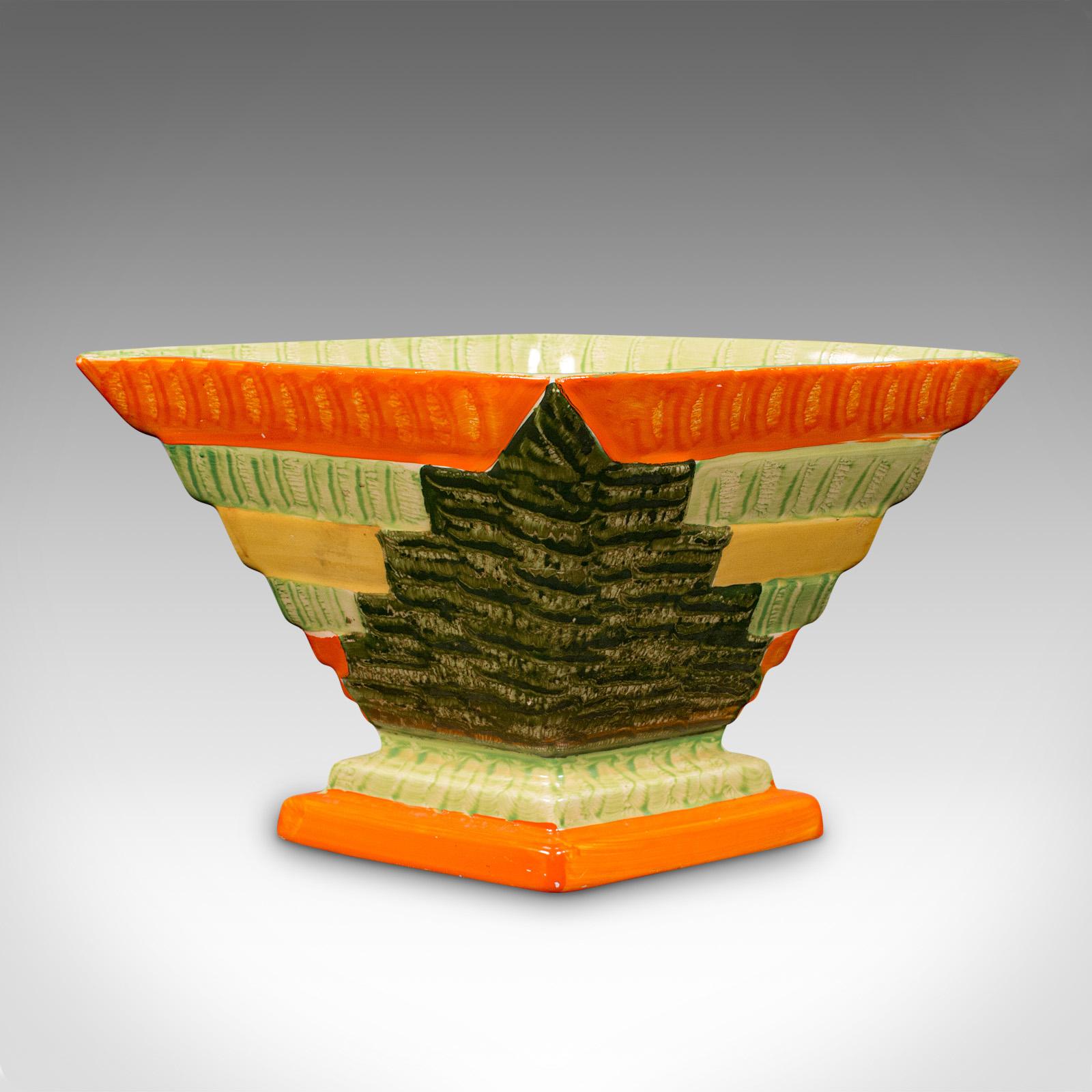 Dried Flower Vase, englisch, handbemalte Keramik, Topf, Art déco, um 1930 im Zustand „Gut“ im Angebot in Hele, Devon, GB