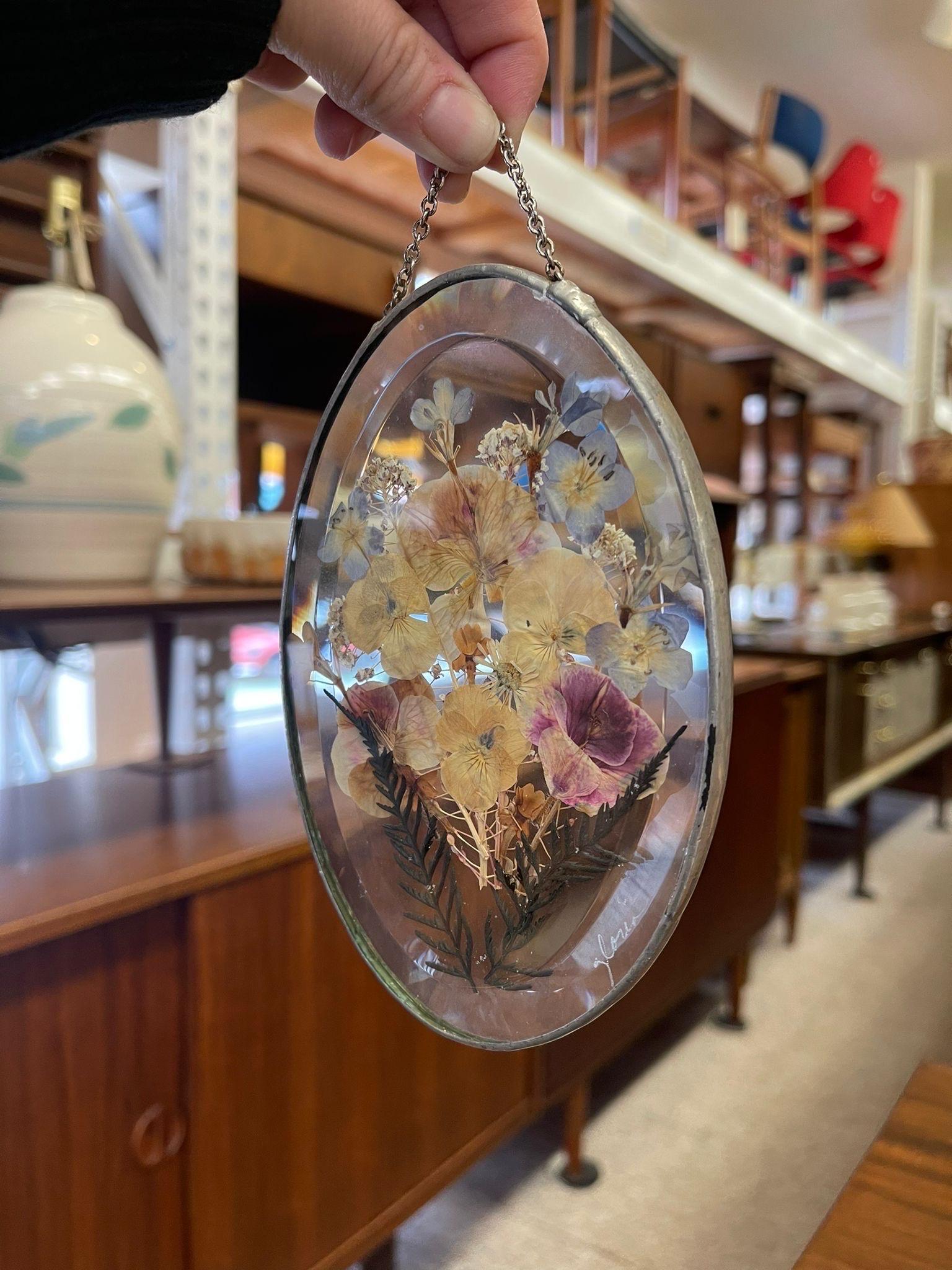 Late 20th Century Vintage Dried Pressure Flower Decorative Wall Hanging Within Glass Frame. For Sale