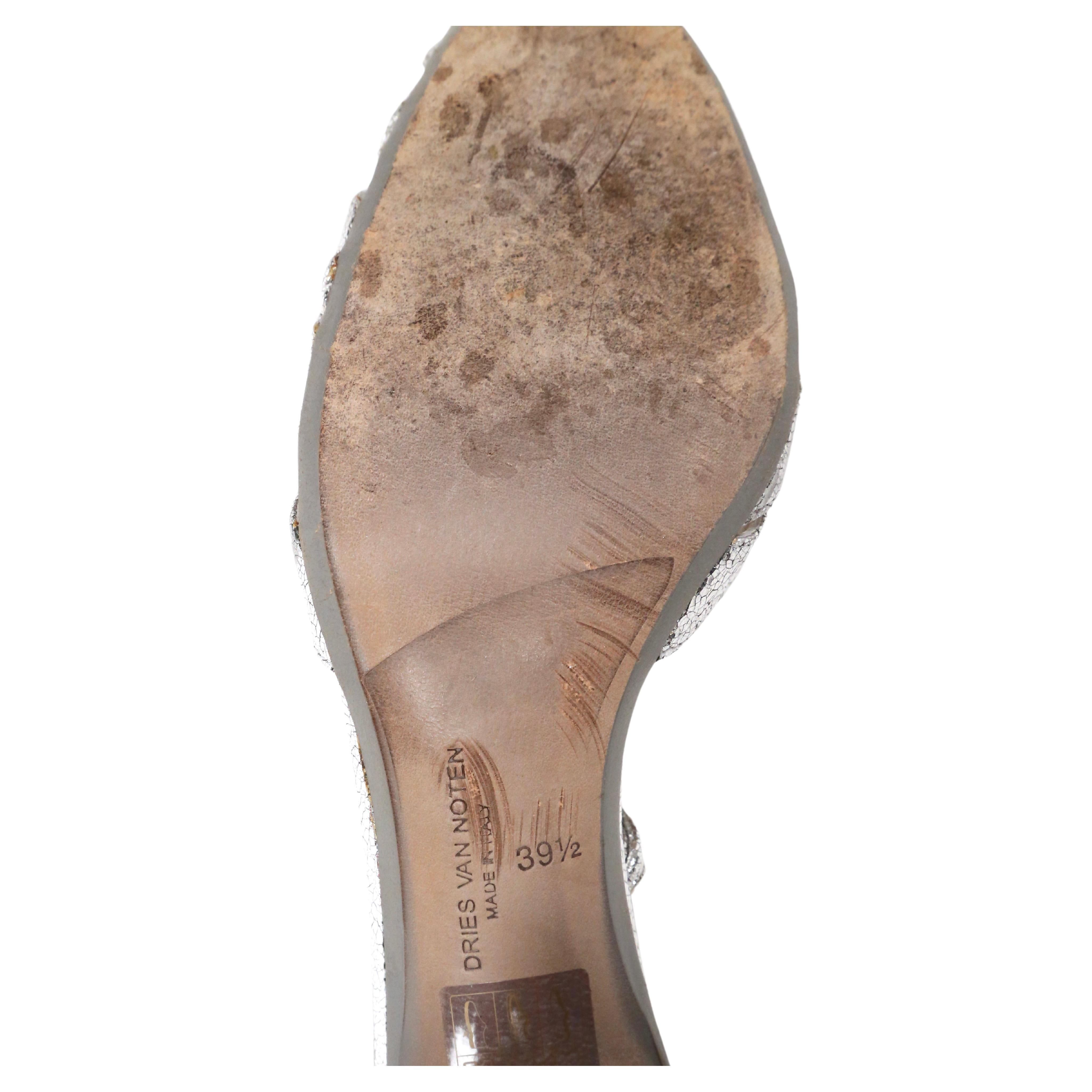 DRIES VAN NOTEN Chaussures à talons vintage en cuir argenté métallisé « décapé » - 39,5 en vente 3