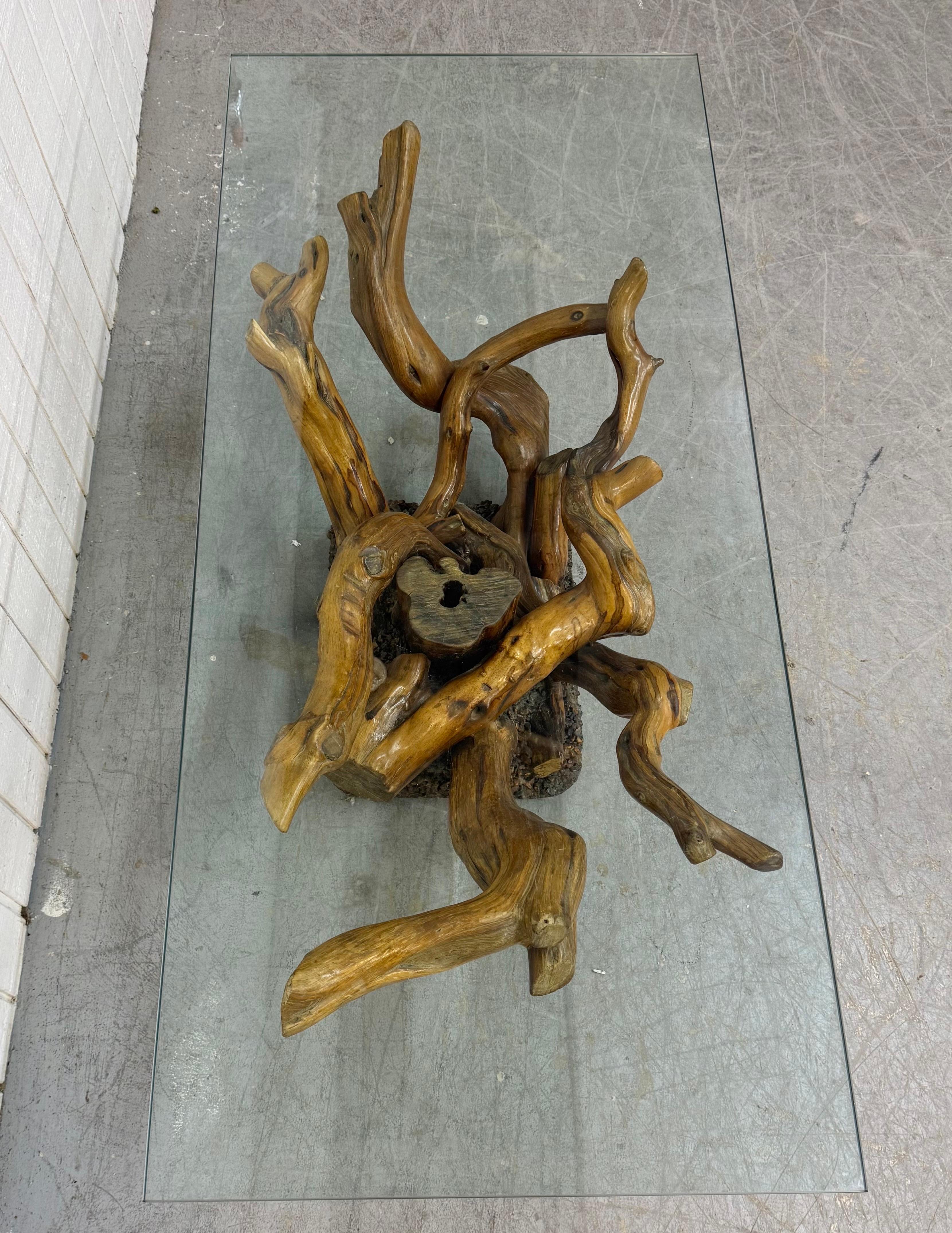 Américain Table basse vintage Drift Wood Glass Top en vente