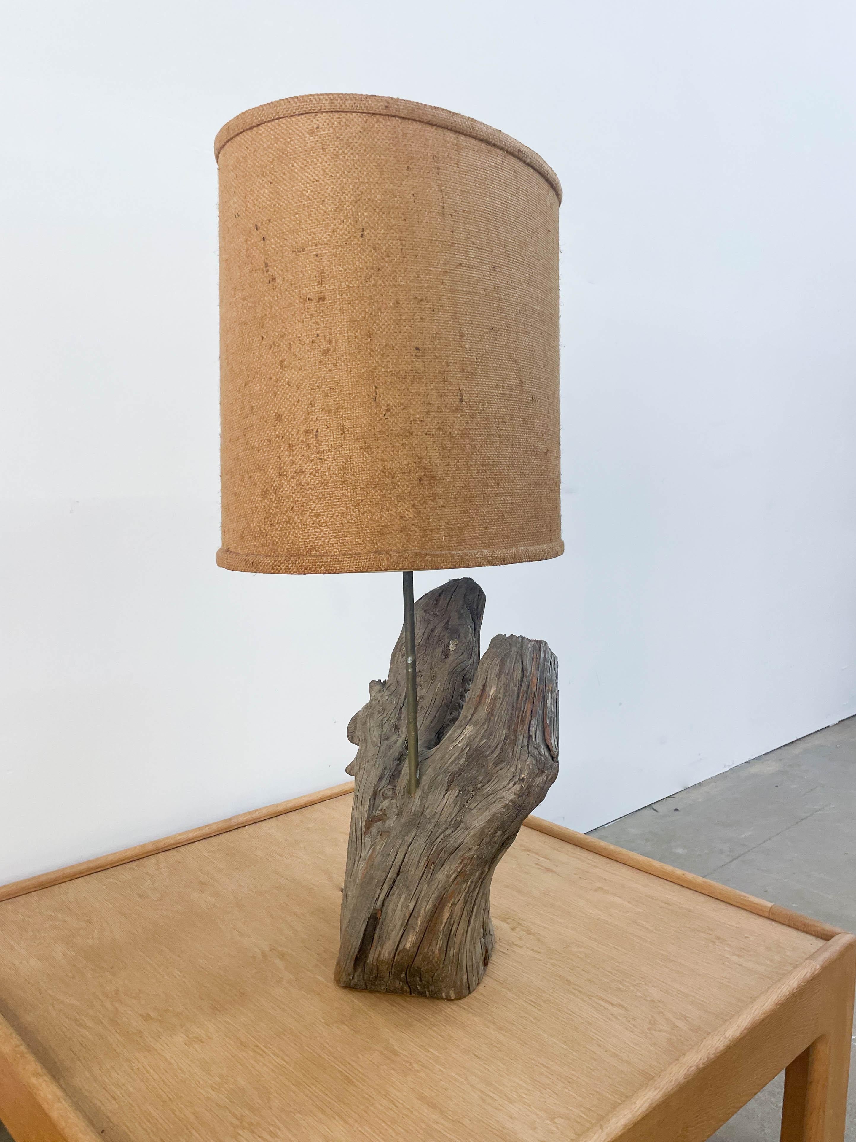 Mid-Century Modern Vieille lampe en bois flotté en vente