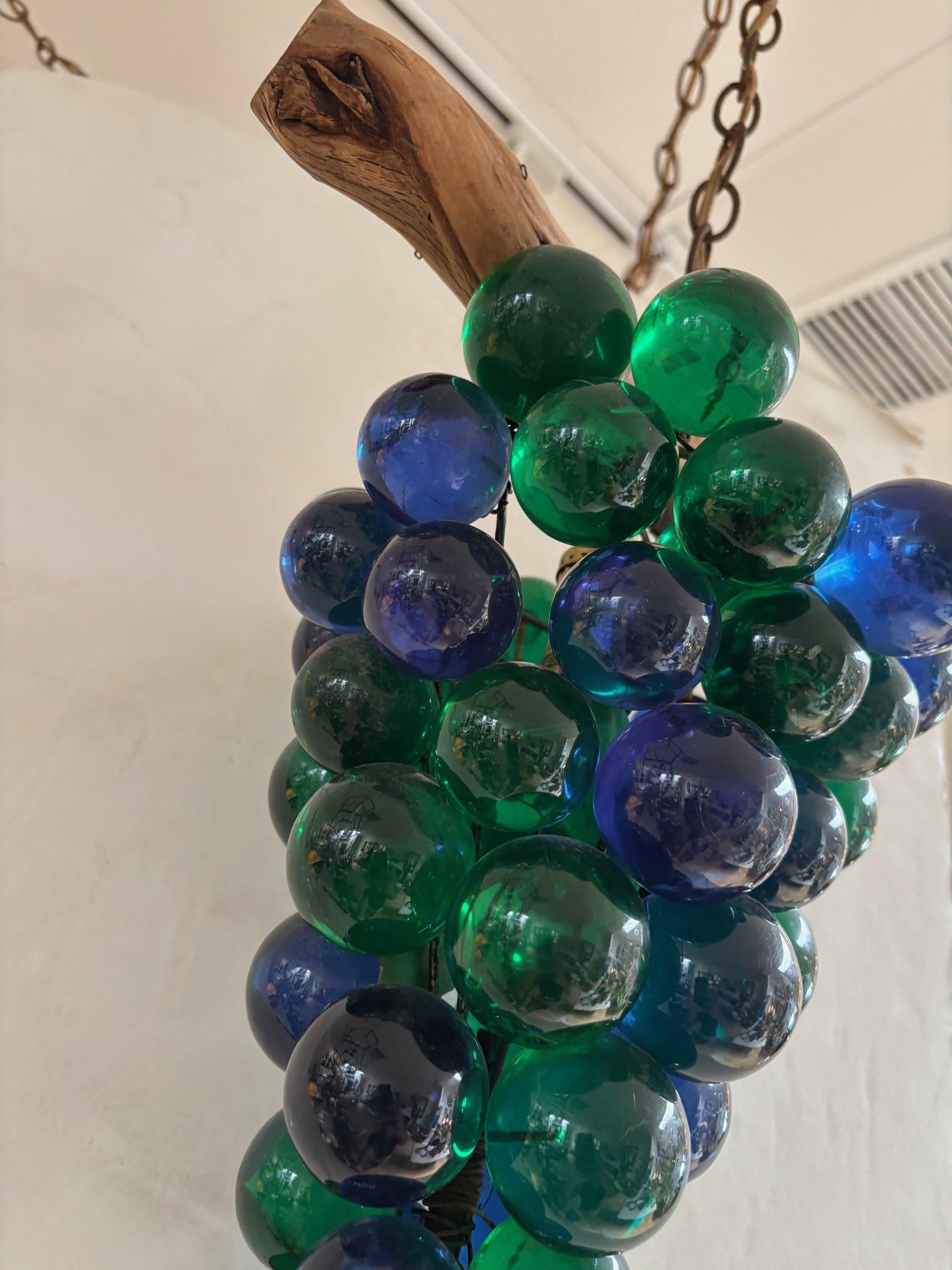 Vintage Driftwood Swag Acryl grün & blau Traube Cluster Pendelleuchte Fixture im Angebot 2