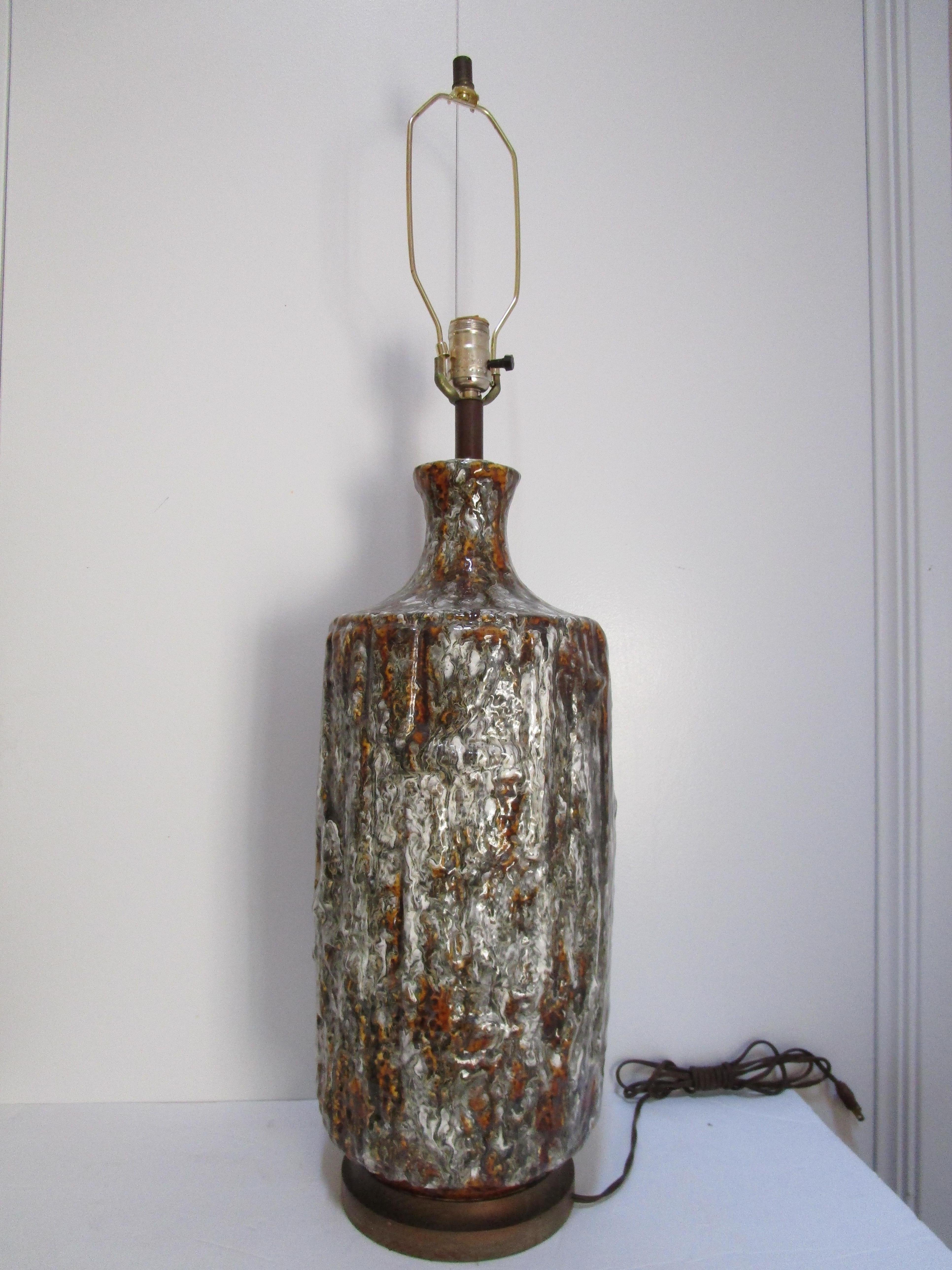 Mid-Century Modern Lampe de table vintage en céramique brune et blanche à glaçure goutte à goutte Roots Float  en vente