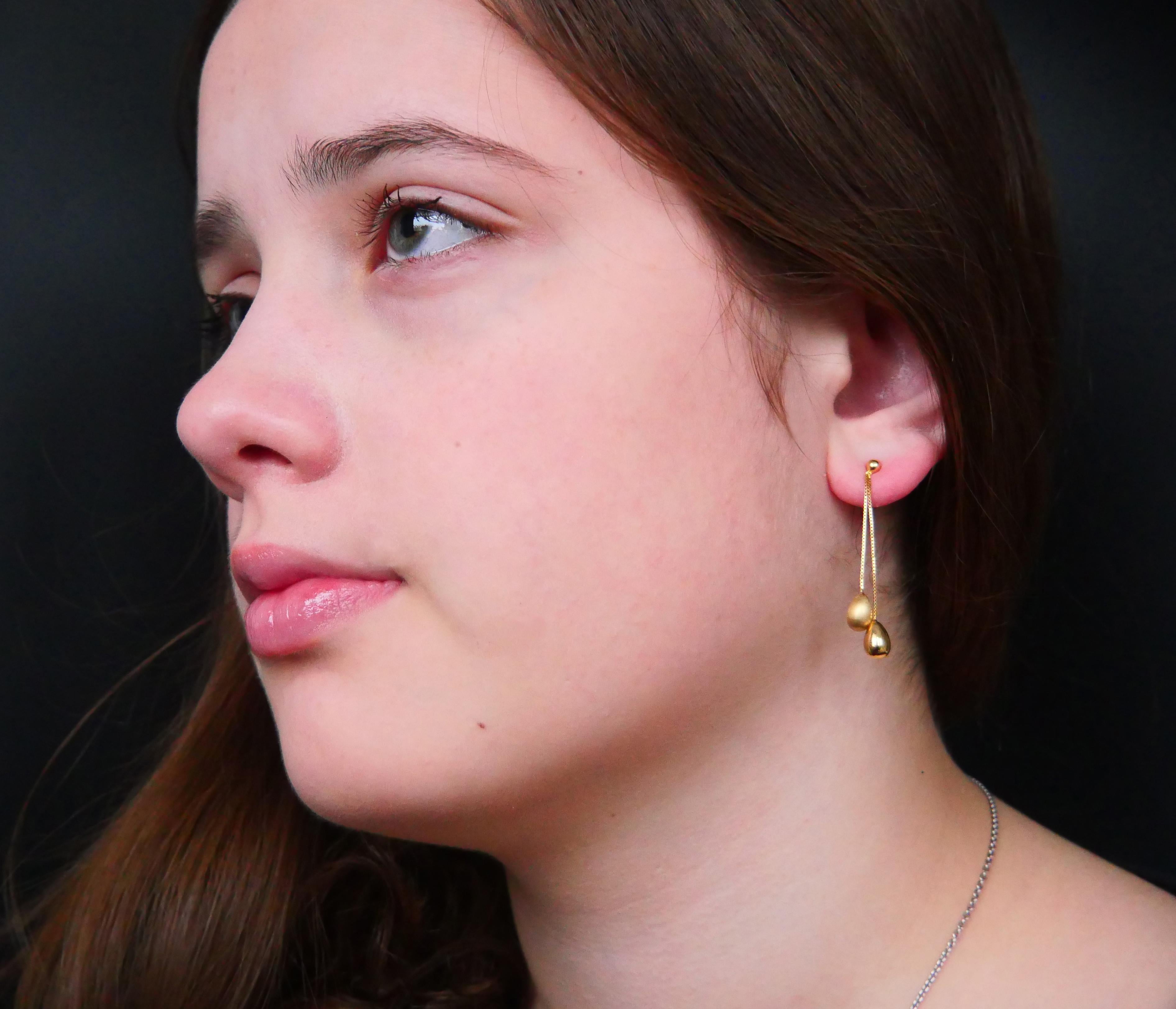 Vintage Drop Dangle Earrings solid 18K Gold / 2 gr For Sale 2