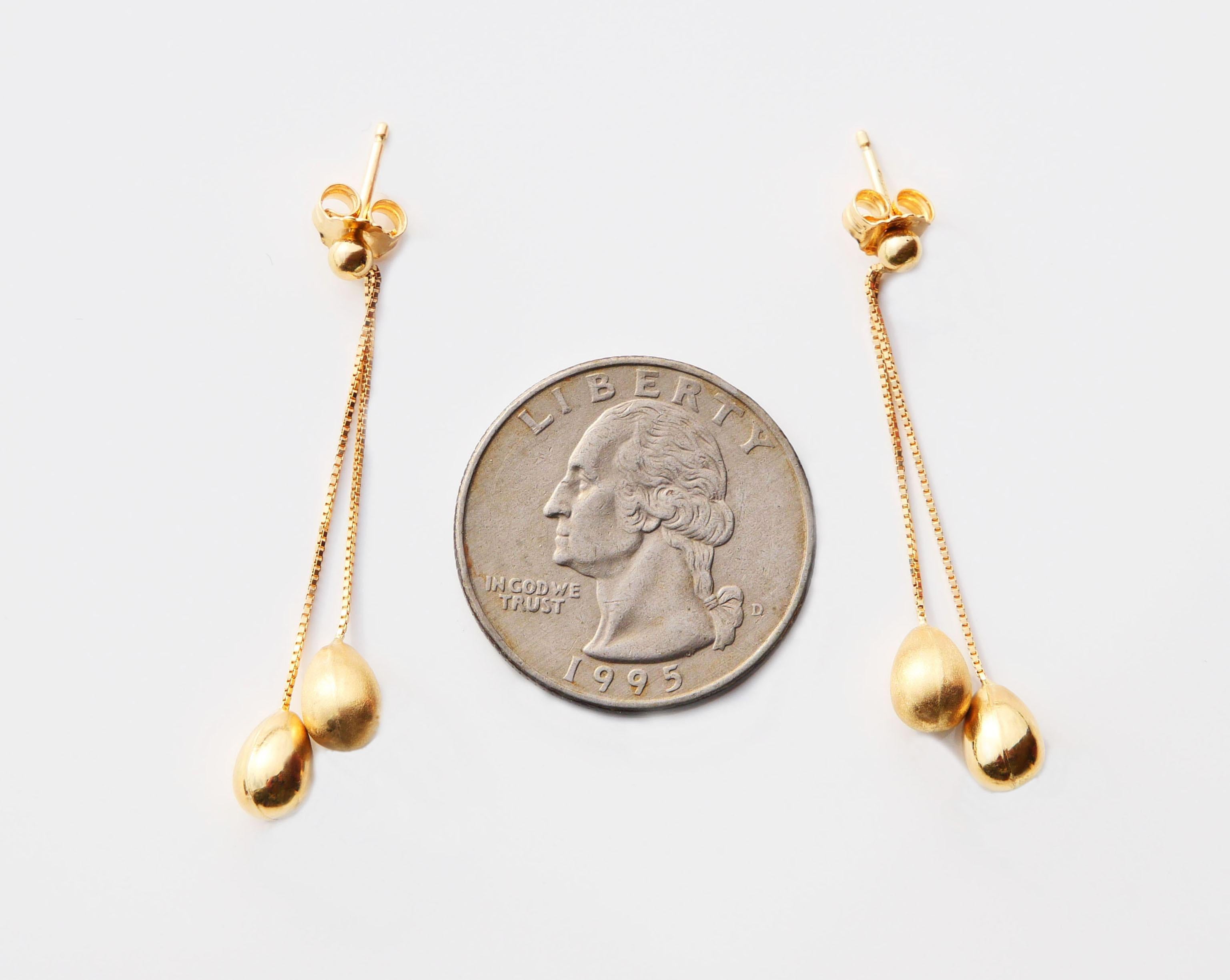 Vintage Drop Dangle Earrings solid 18K Gold / 2 gr For Sale 4