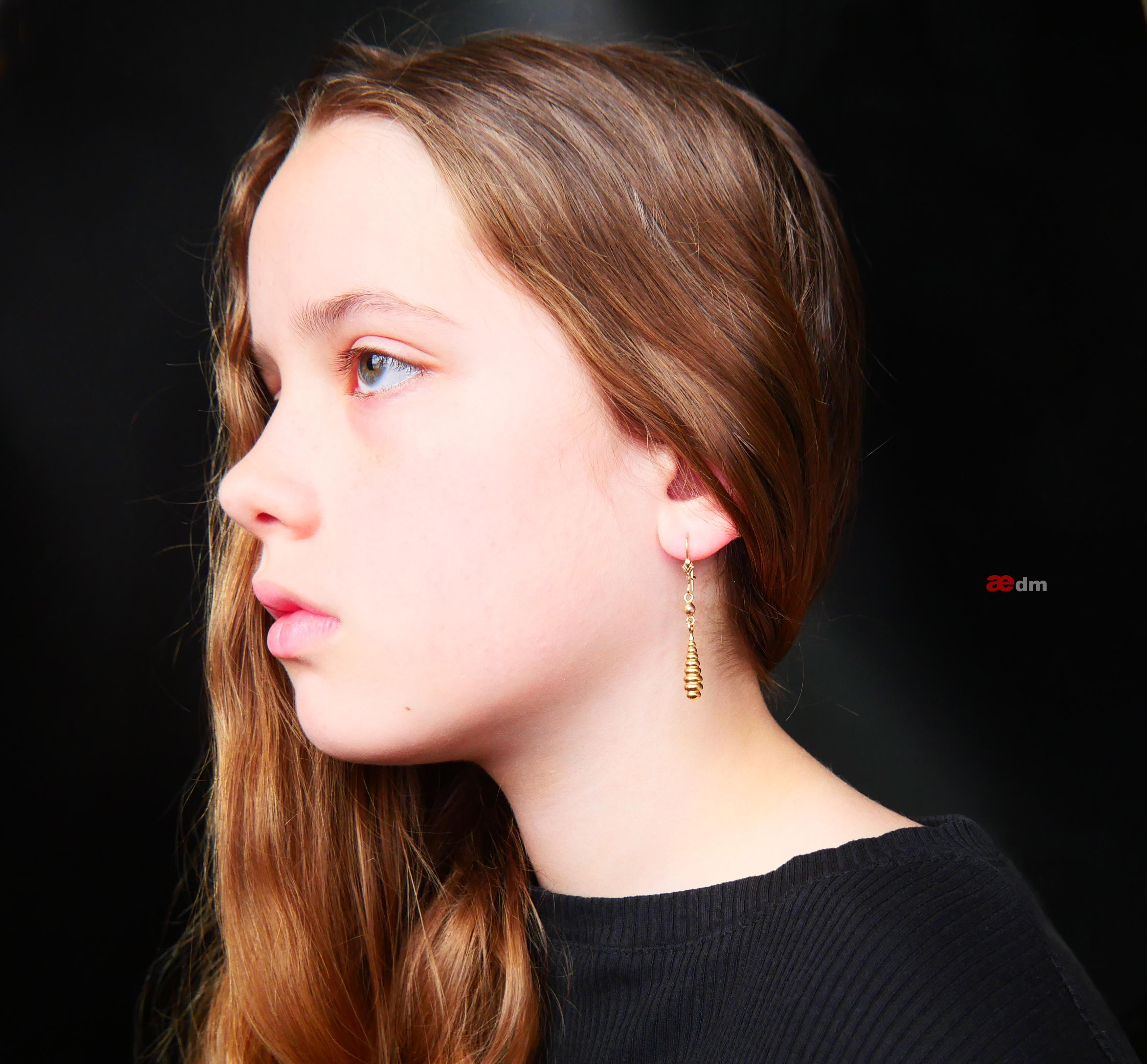 Women's Vintage Drop Earrings solid 18K Gold/ 3 gr