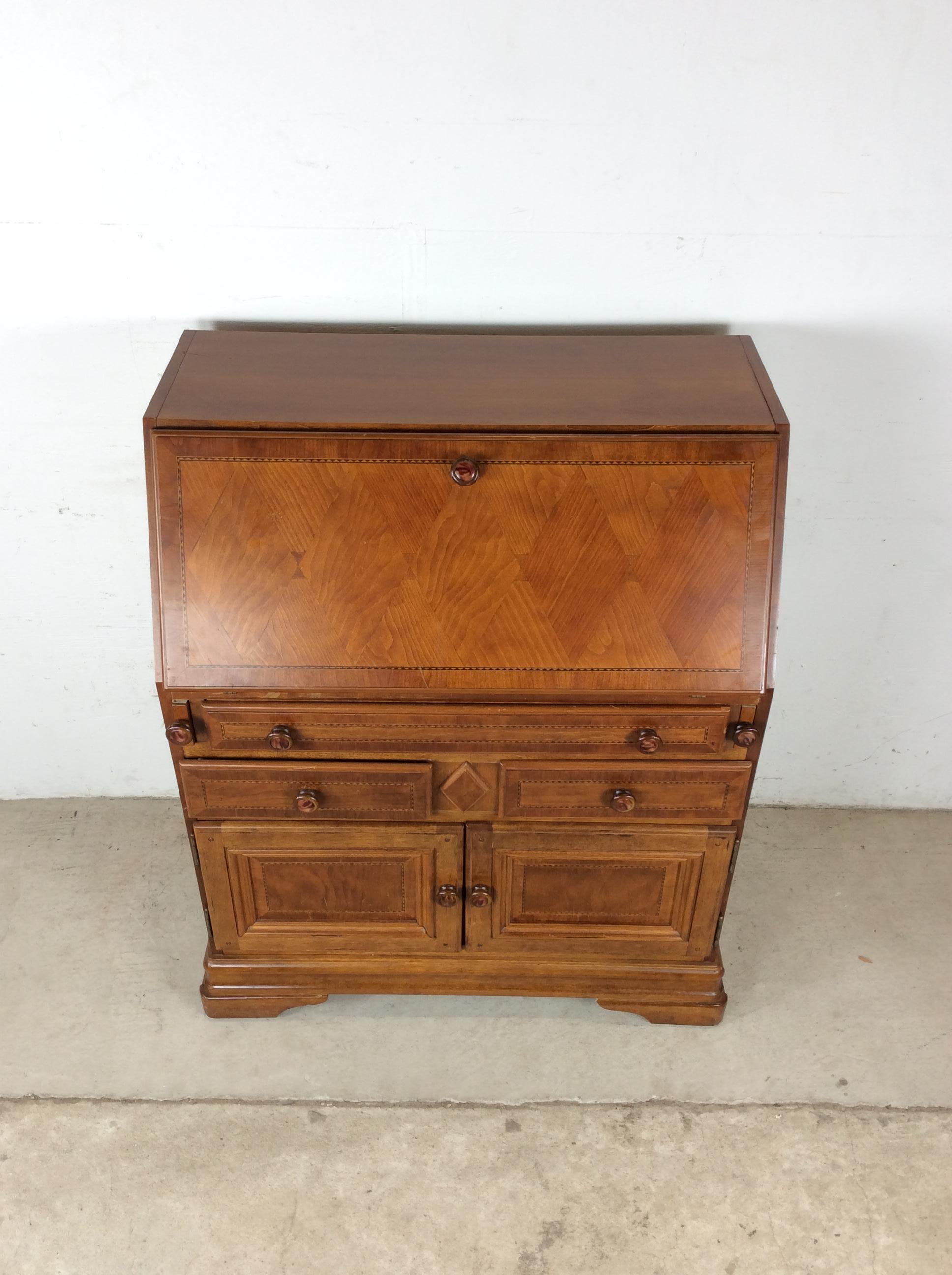 Vintage Drop Front Sekretär mit reichlich Stauraum (American Arts and Crafts) im Angebot