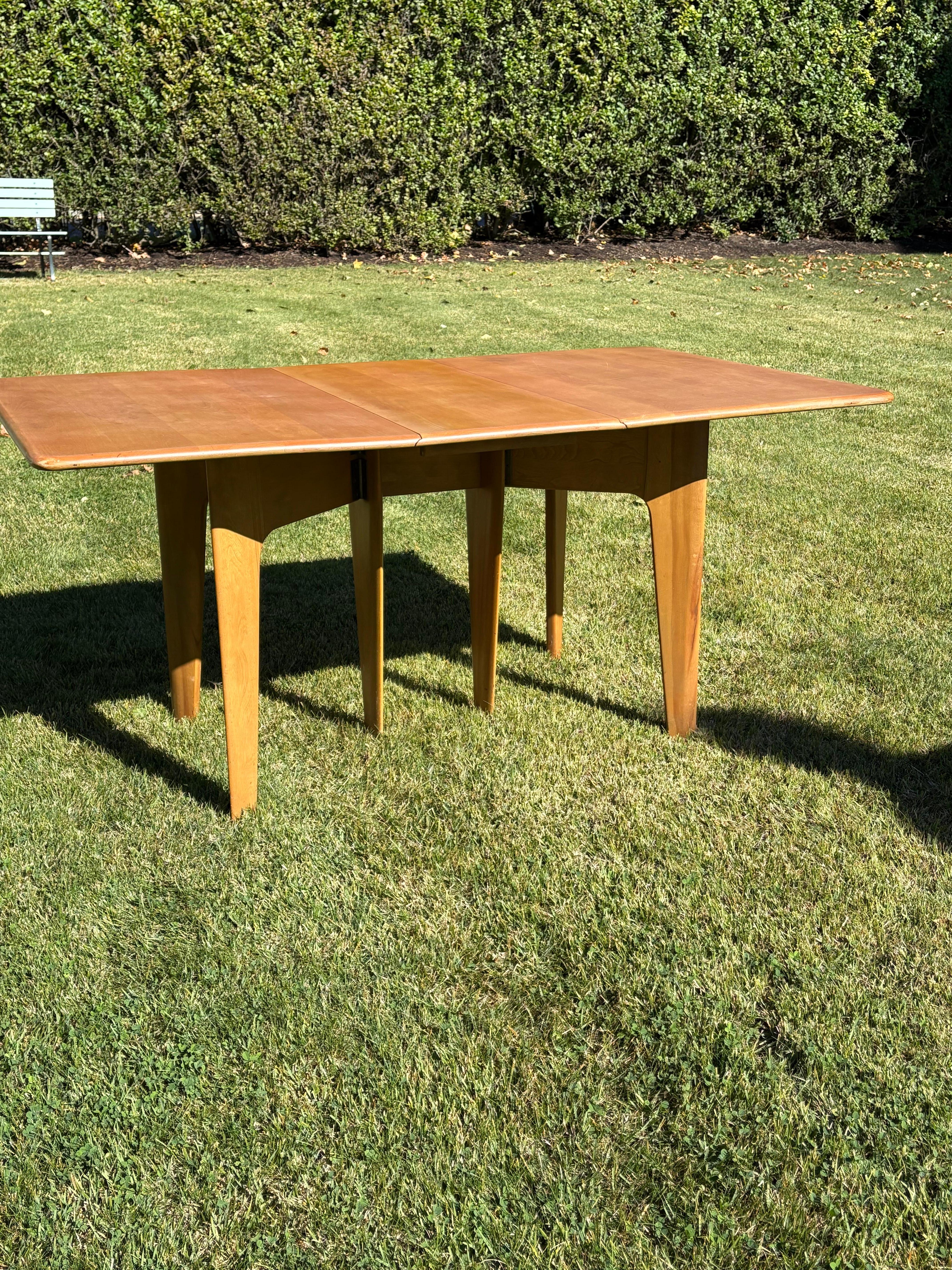 Mid-Century Modern Table de salle à manger Heywood Wakefield vintage à abattant en vente