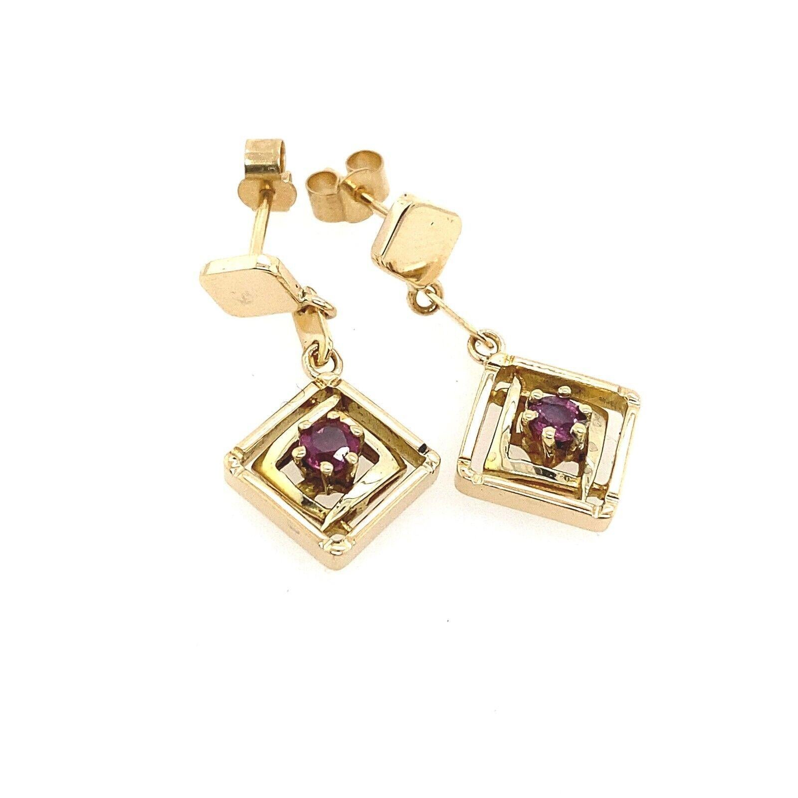Round Cut Vintage Drop Ruby Earrings in 14ct Yellow Gold For Sale