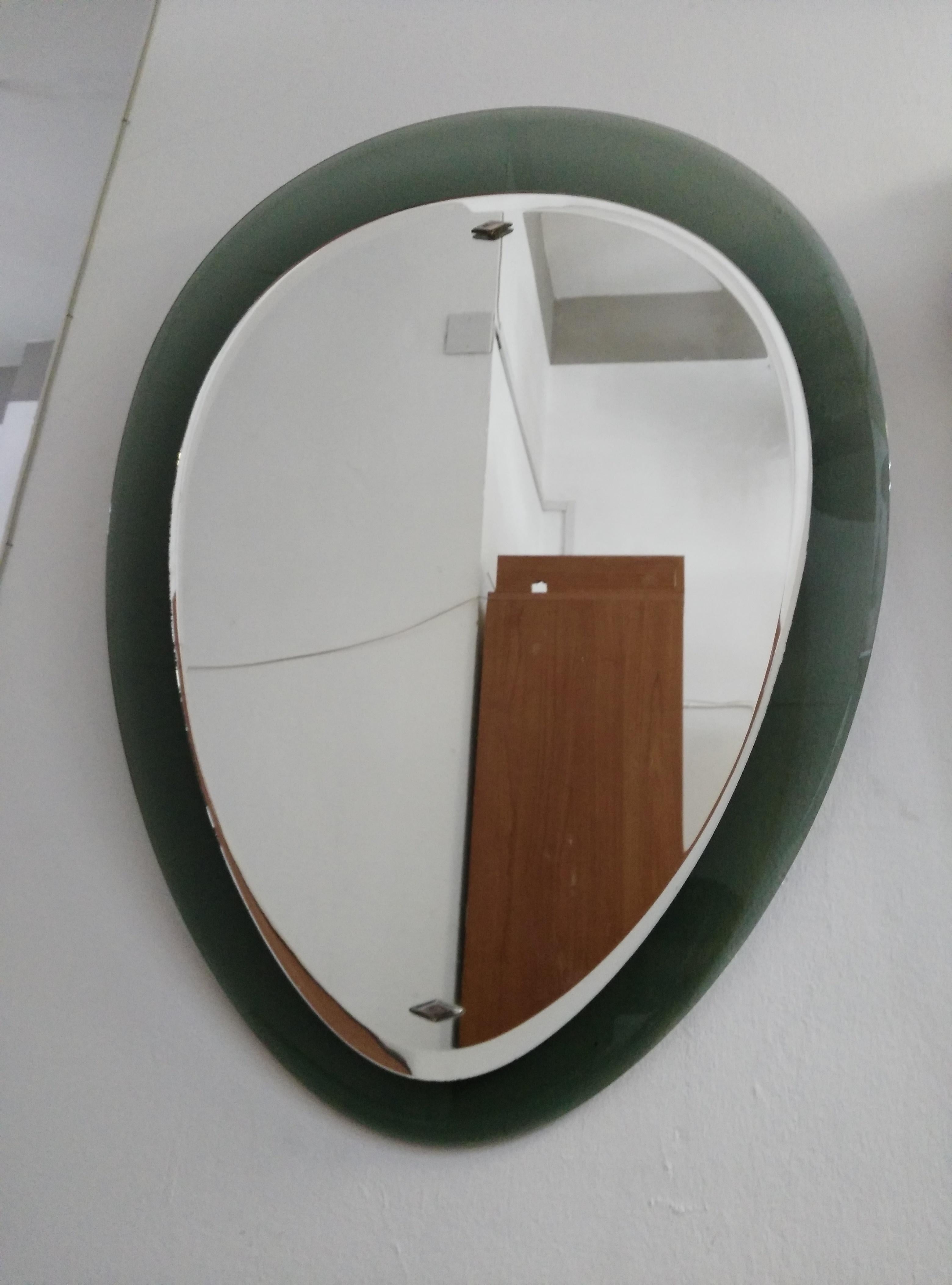 Mid-century glass teardrop wall mirror made in Italy For Sale 5